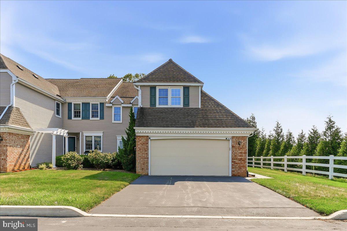 TWIN HILLS - Residential