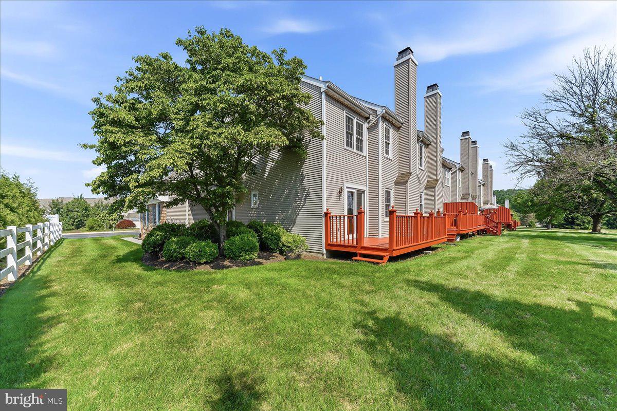 TWIN HILLS - Residential