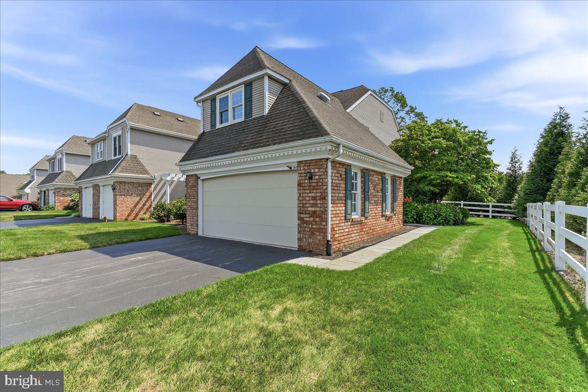 TWIN HILLS - Residential