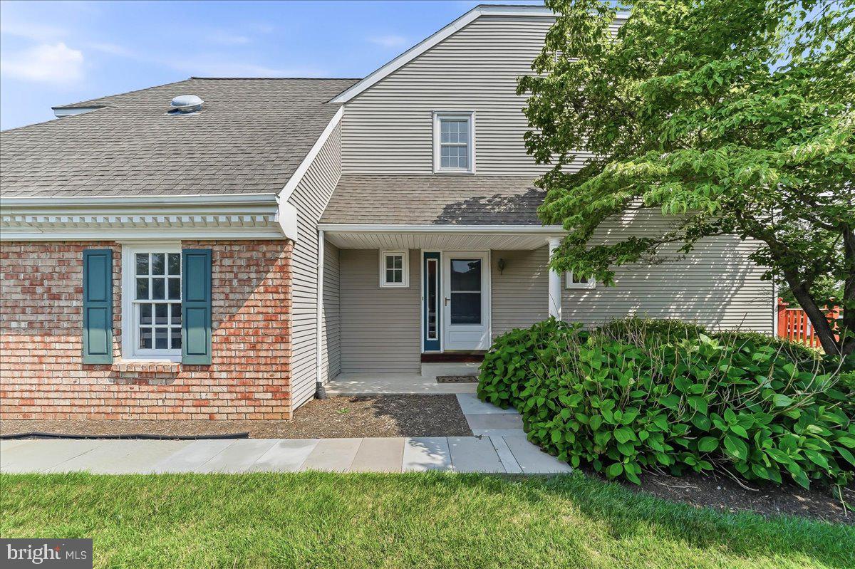 TWIN HILLS - Residential