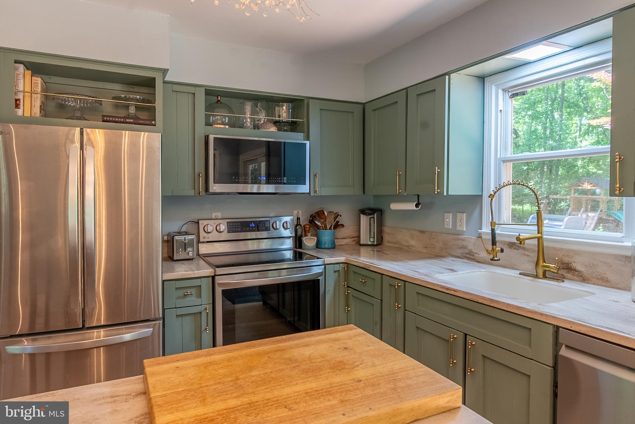 CHAPLINE'S CHOICE - Residential