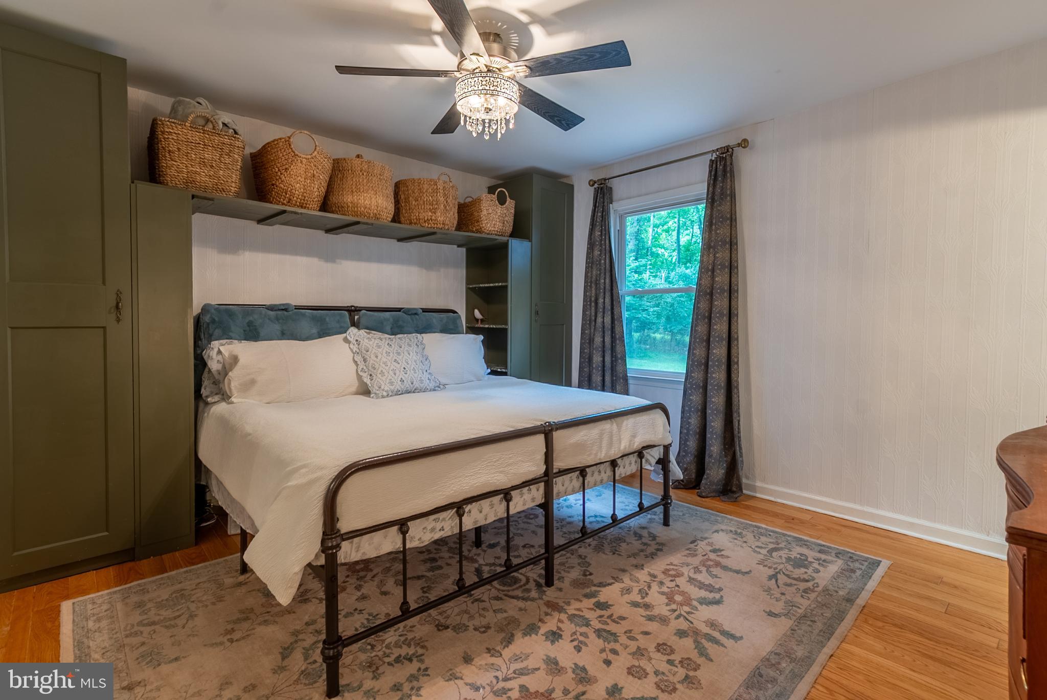CHAPLINE'S CHOICE - Residential