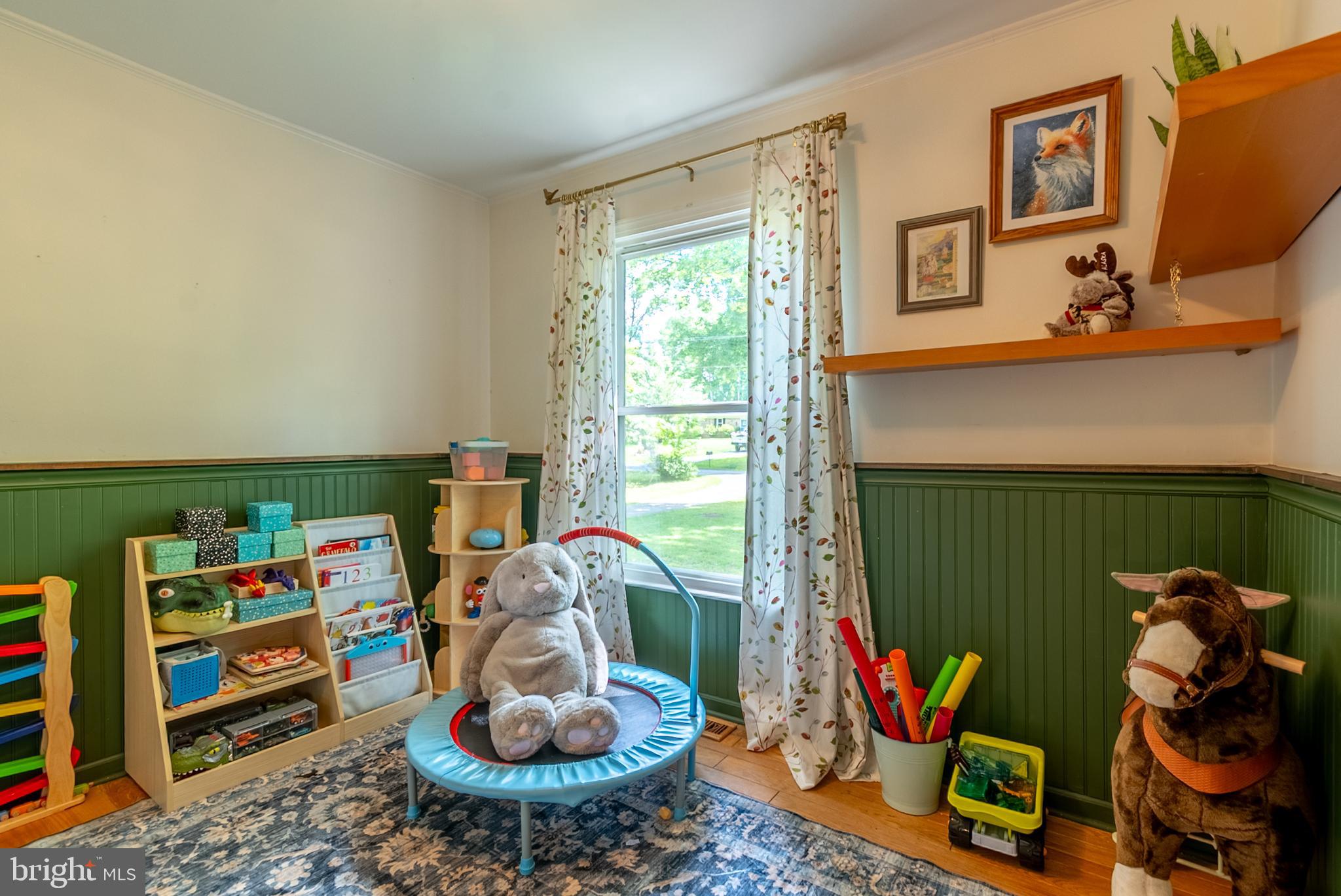 CHAPLINE'S CHOICE - Residential