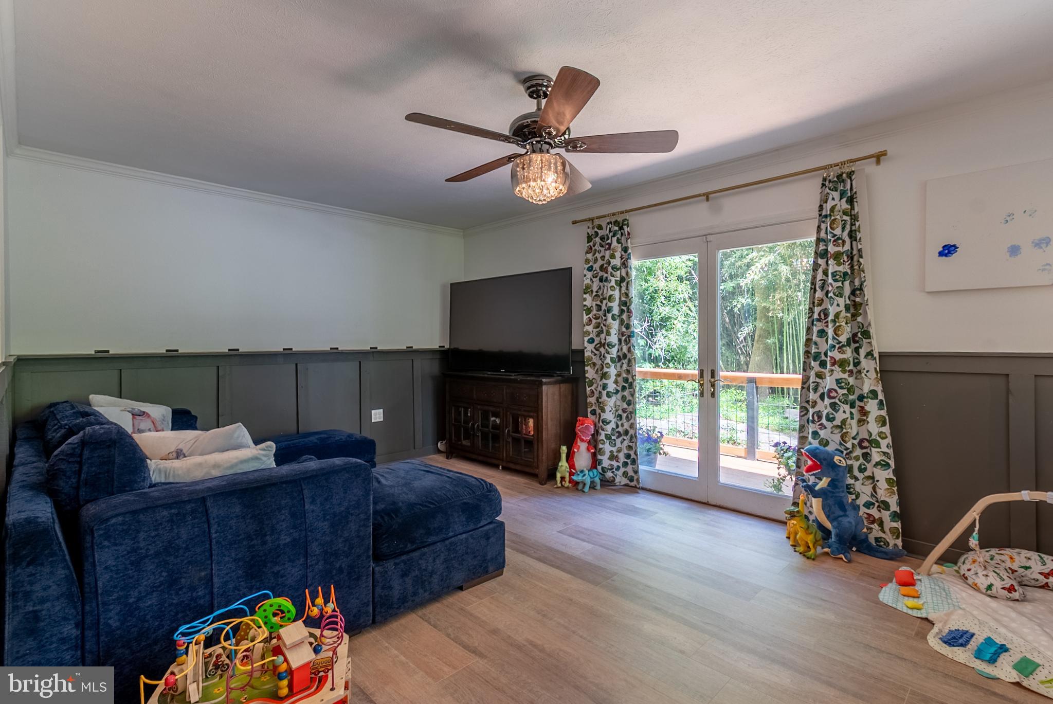 CHAPLINE'S CHOICE - Residential