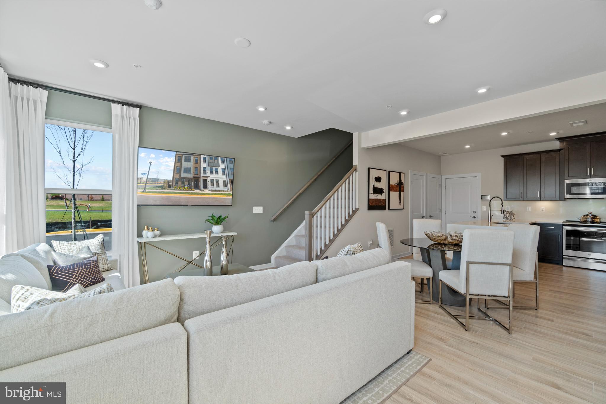 ASHBURN STATION - Residential