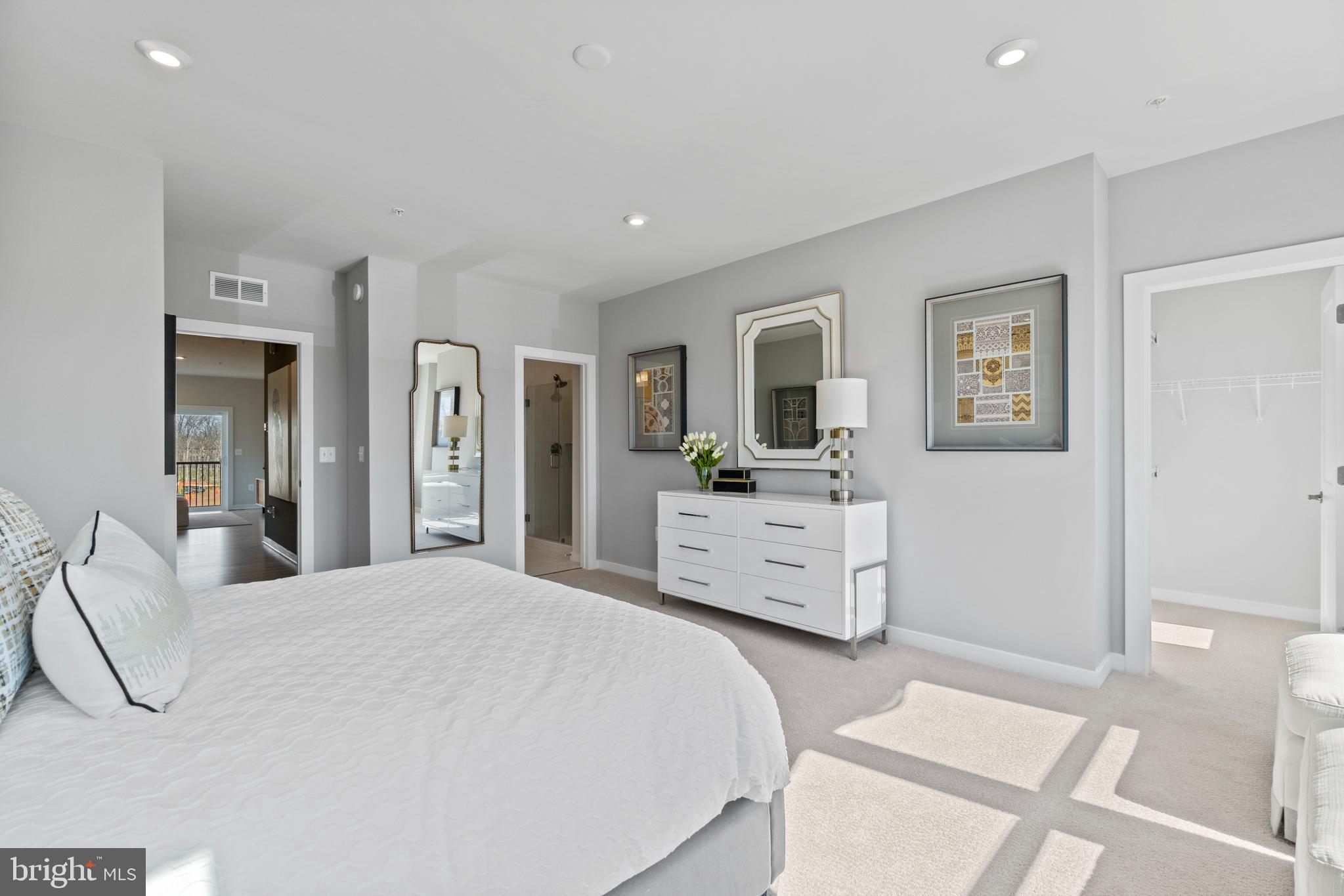 ASHBURN STATION - Residential