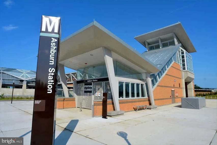 ASHBURN STATION - Residential