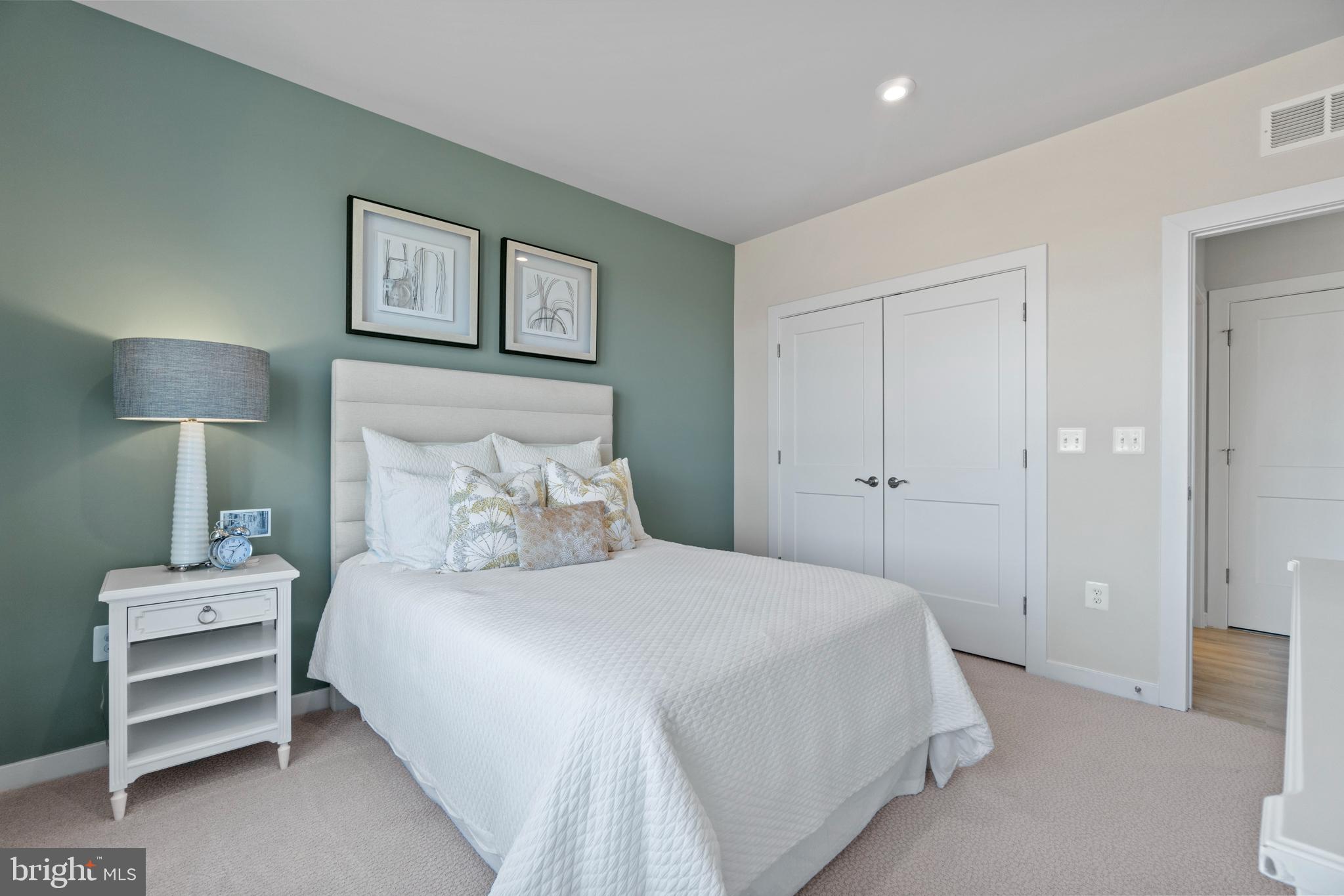 ASHBURN STATION - Residential