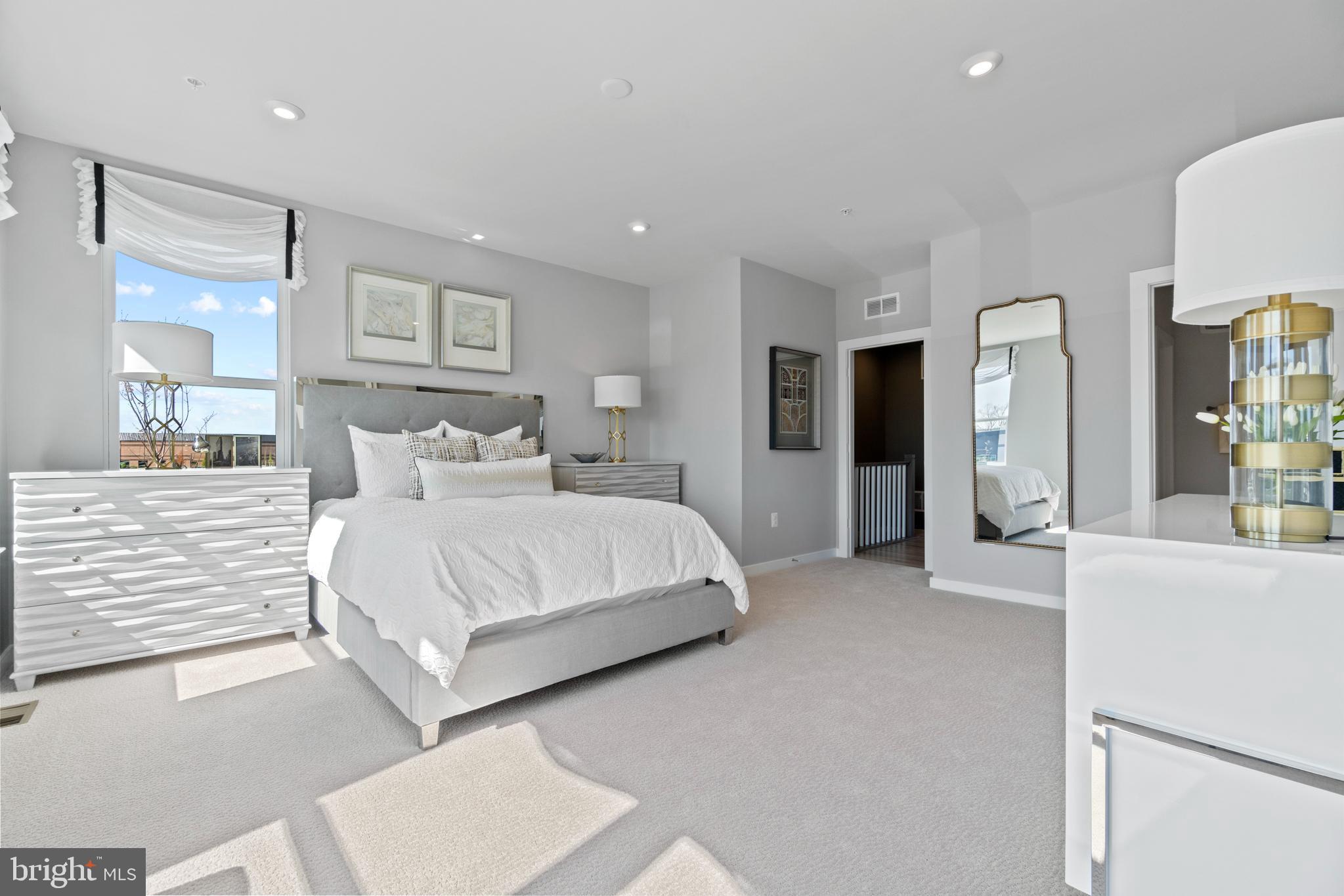 ASHBURN STATION - Residential