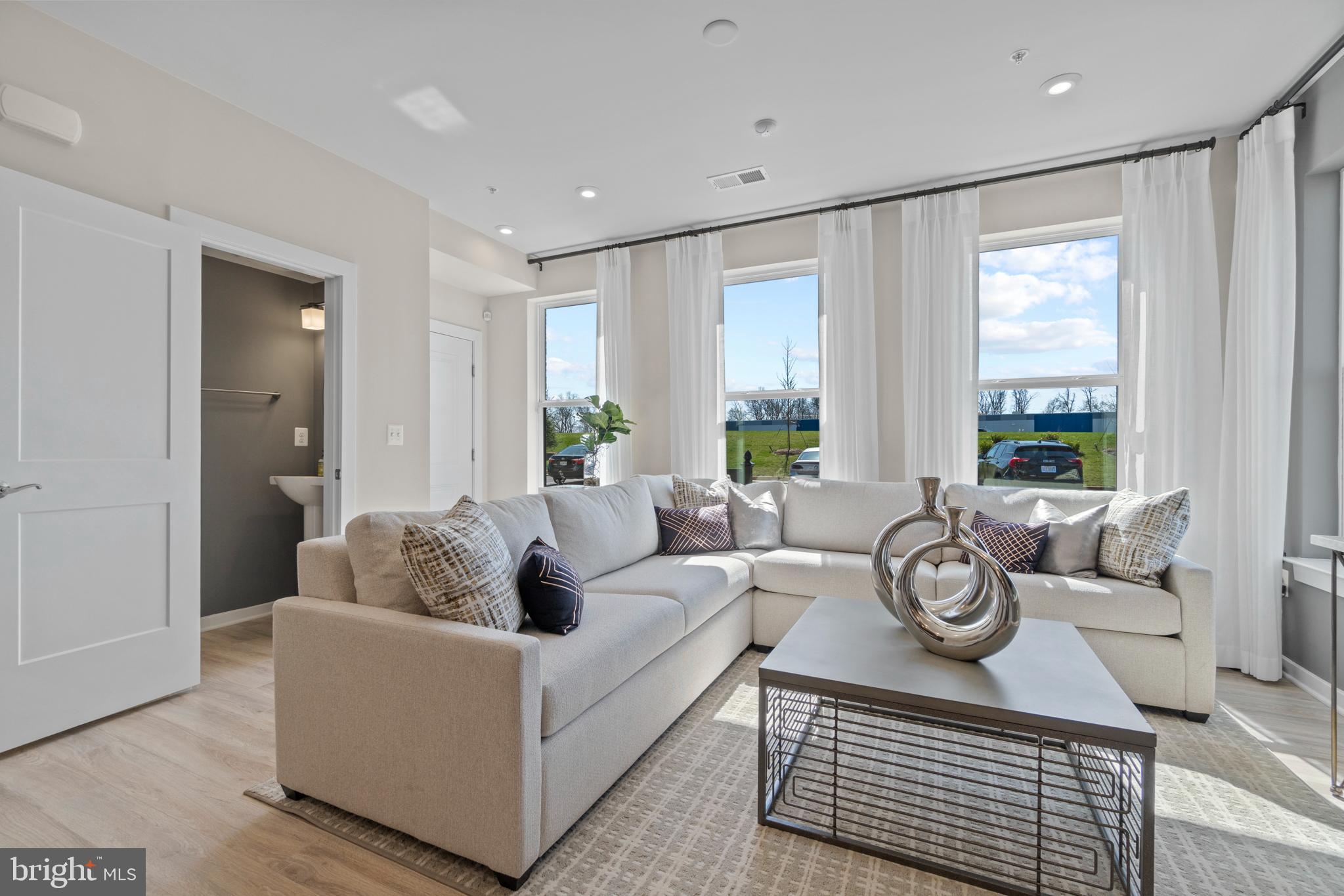 ASHBURN STATION - Residential