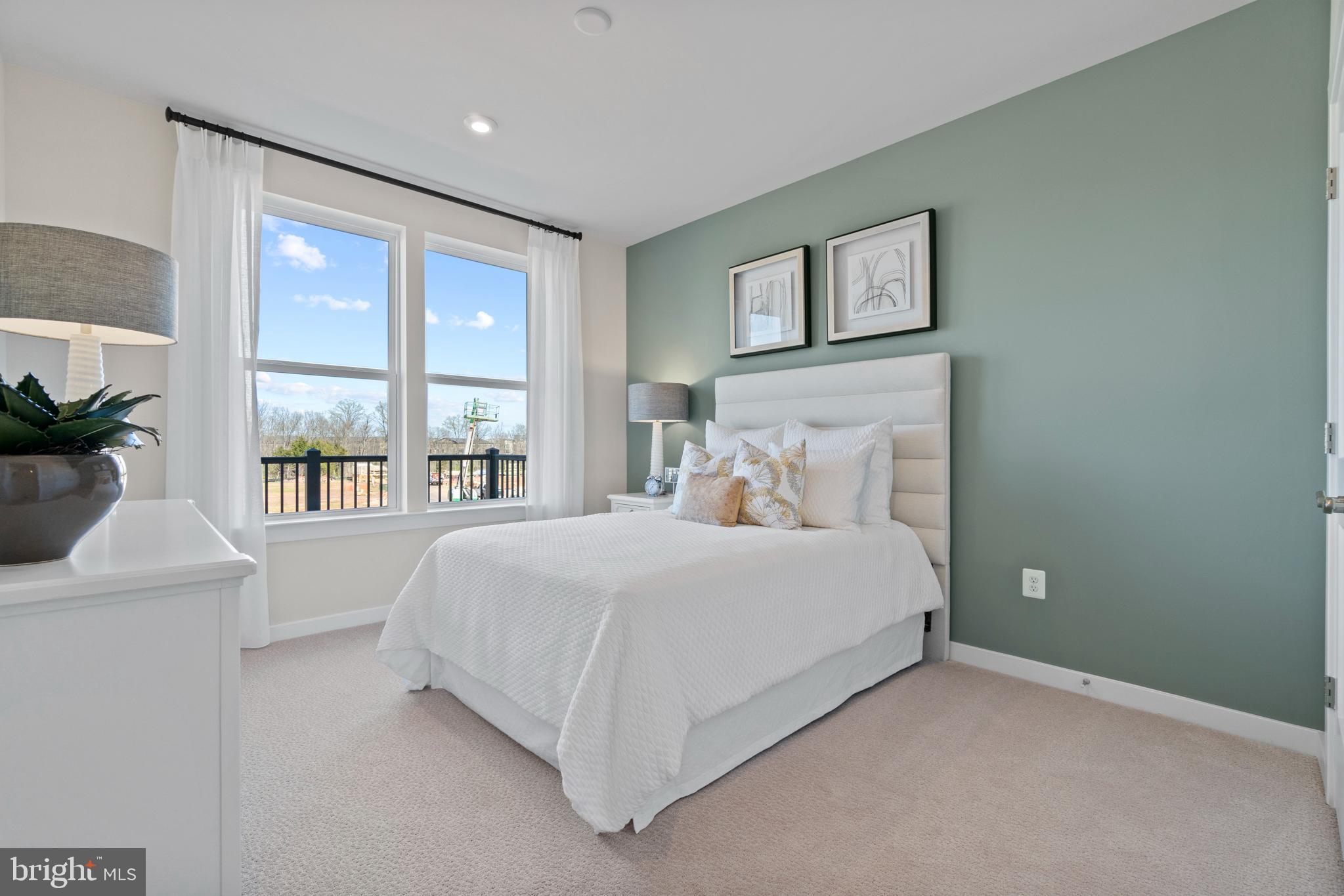 ASHBURN STATION - Residential