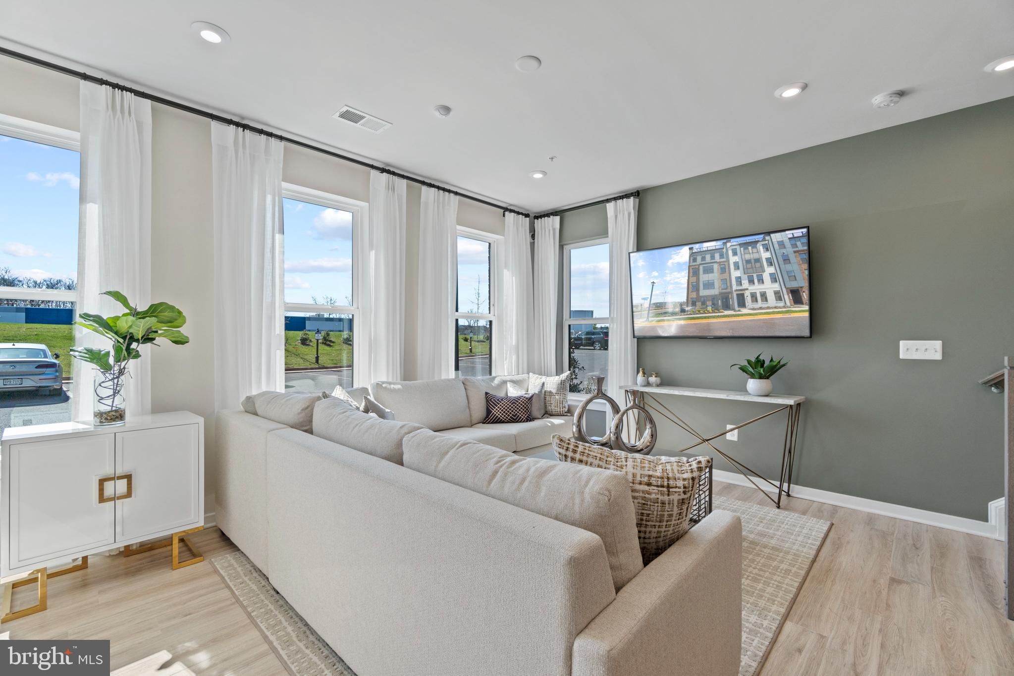 ASHBURN STATION - Residential