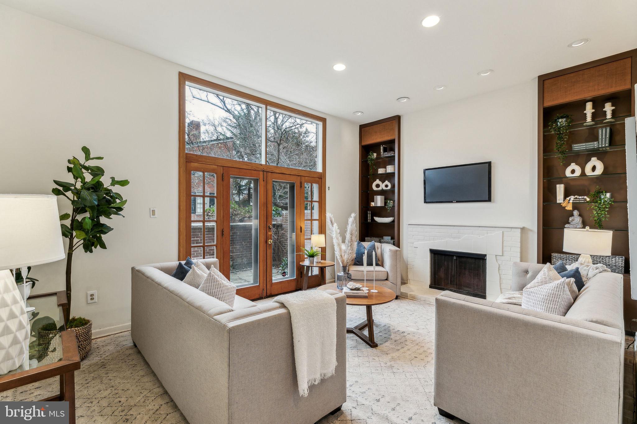 SOCIETY HILL - Residential