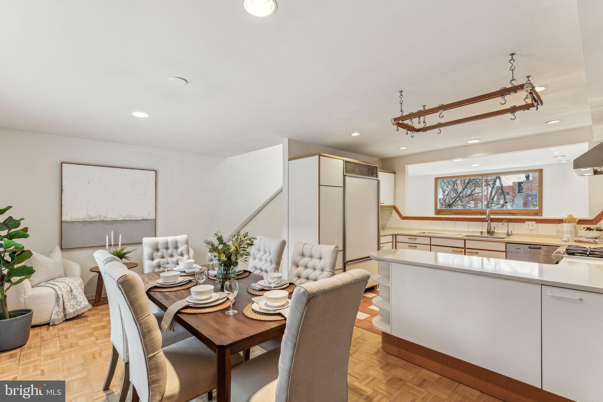 SOCIETY HILL - Residential