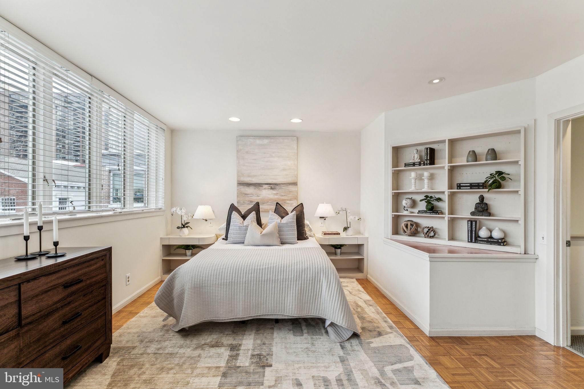 SOCIETY HILL - Residential