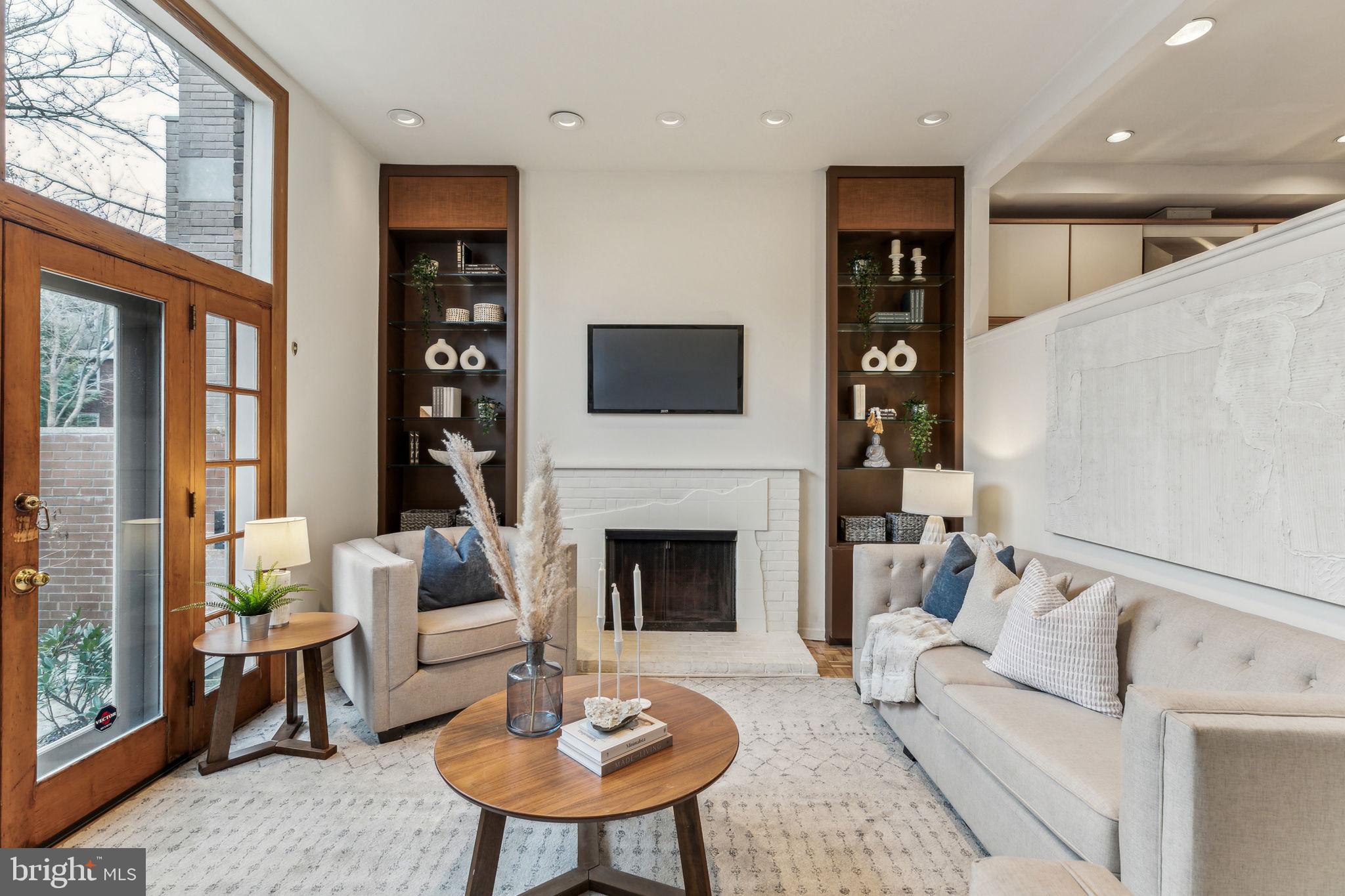 SOCIETY HILL - Residential