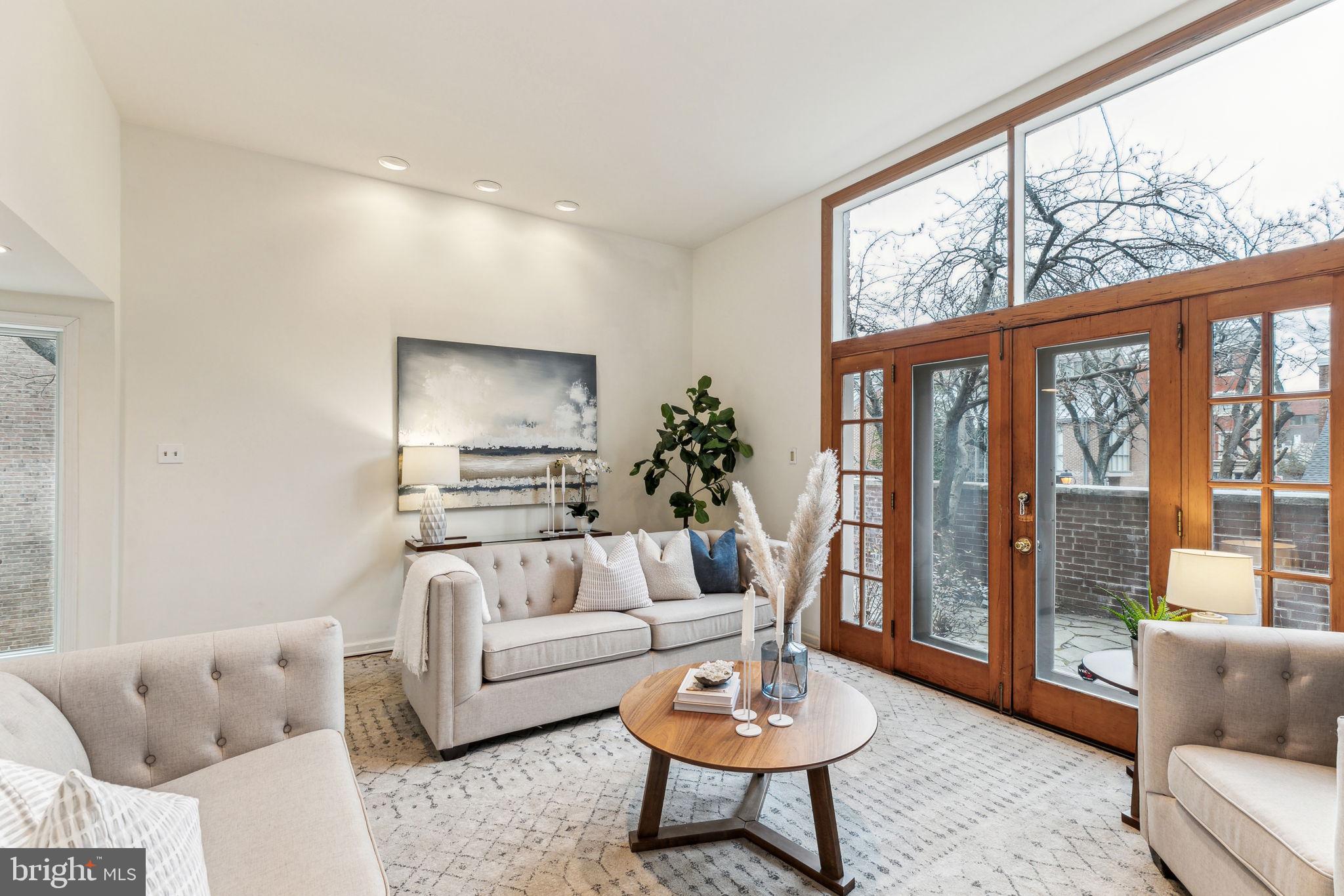 SOCIETY HILL - Residential