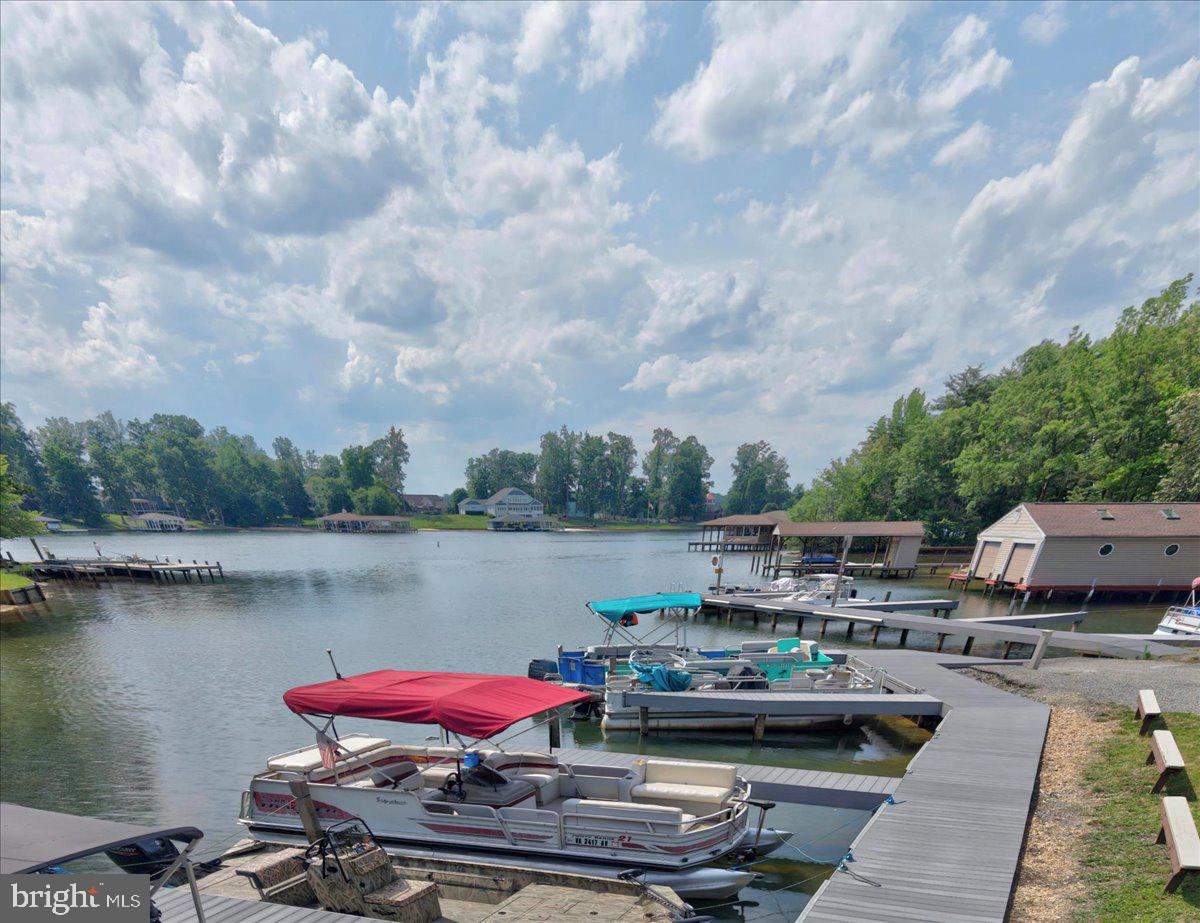 HICKORY LANDING - Residential