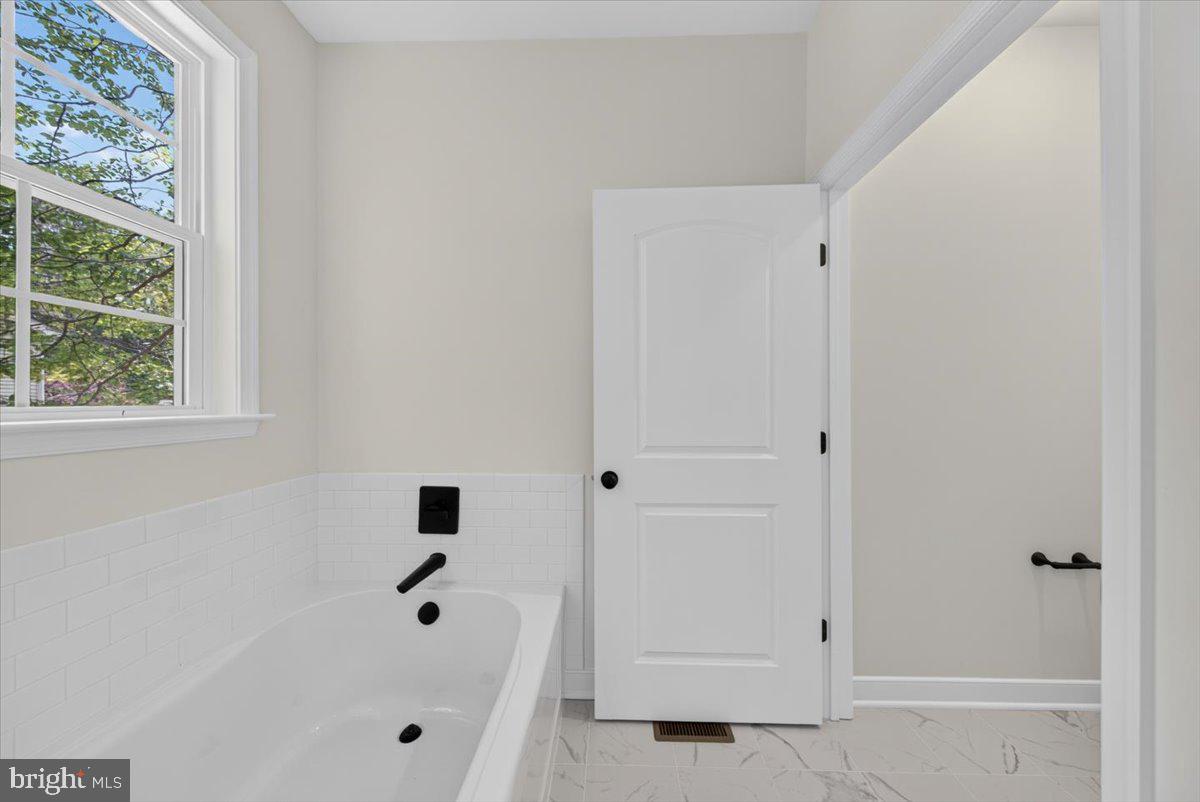 HICKORY LANDING - Residential