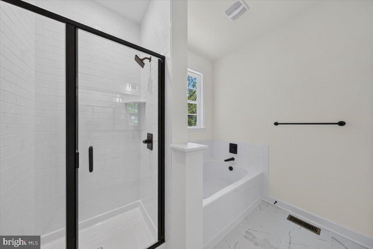 HICKORY LANDING - Residential