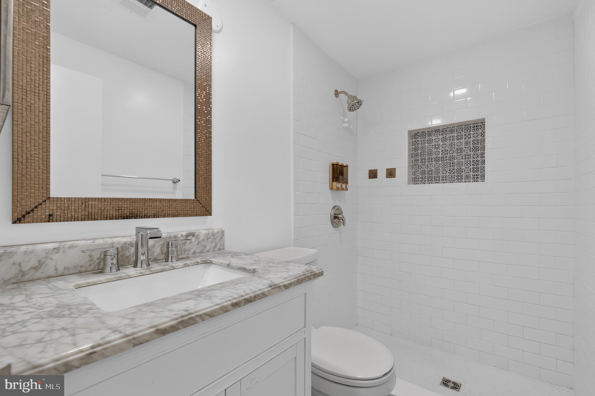 CENTERSTAGE - Residential