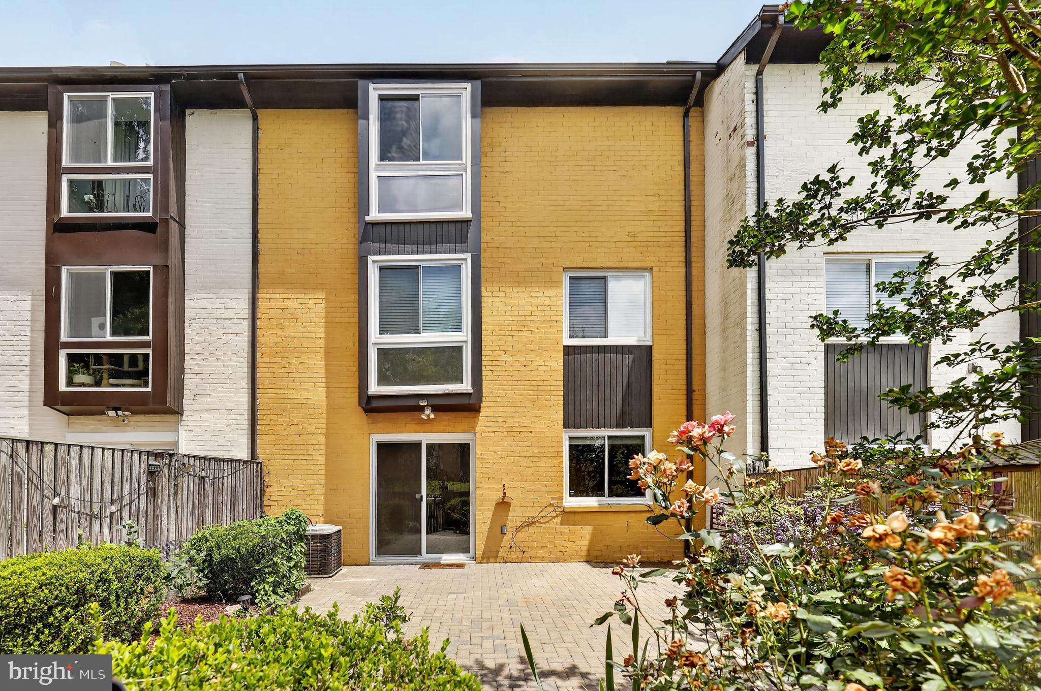 CENTERSTAGE - Residential