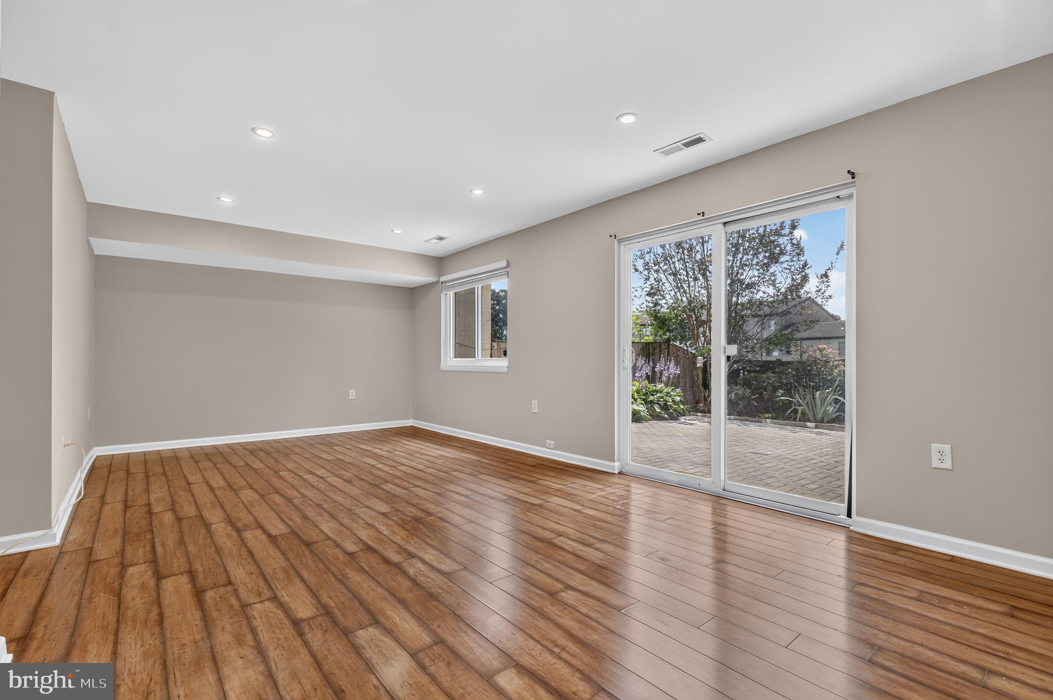 CENTERSTAGE - Residential