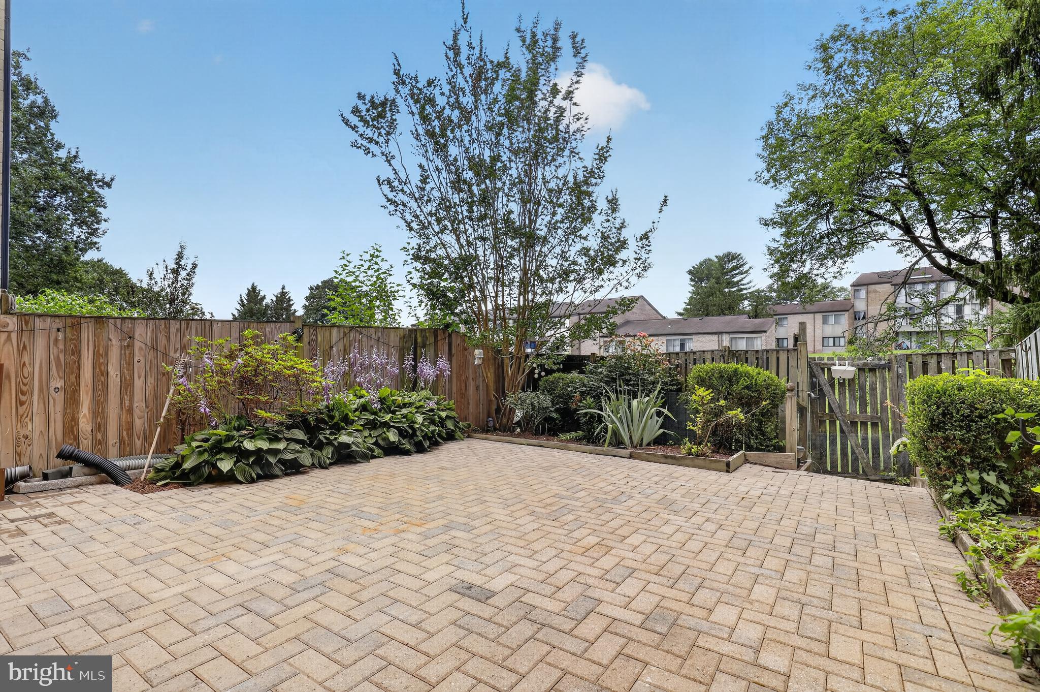 CENTERSTAGE - Residential