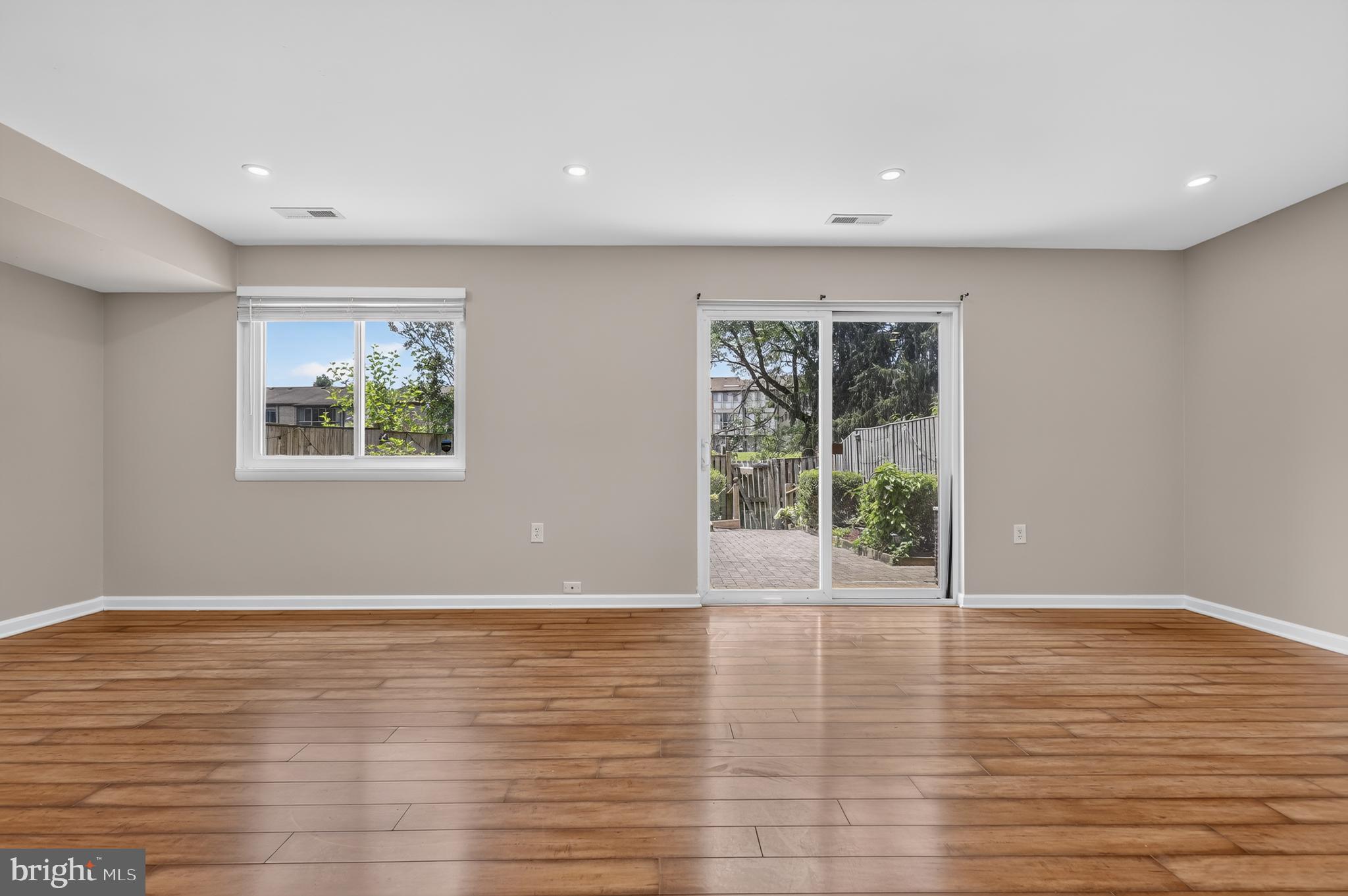 CENTERSTAGE - Residential