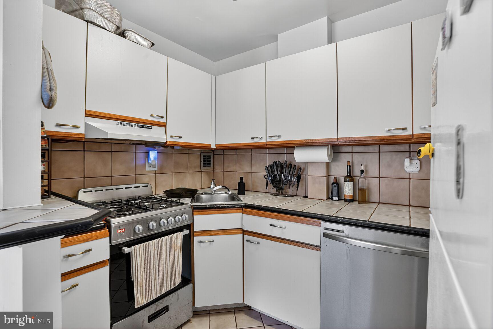 RIVER PLACE EAST - Residential
