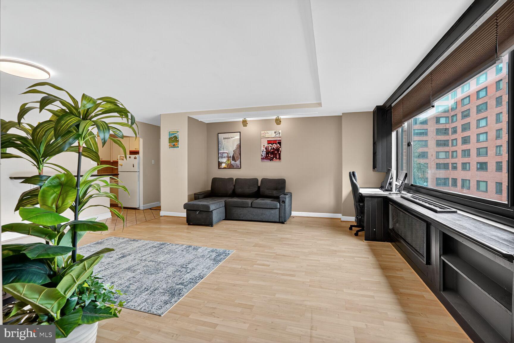RIVER PLACE EAST - Residential
