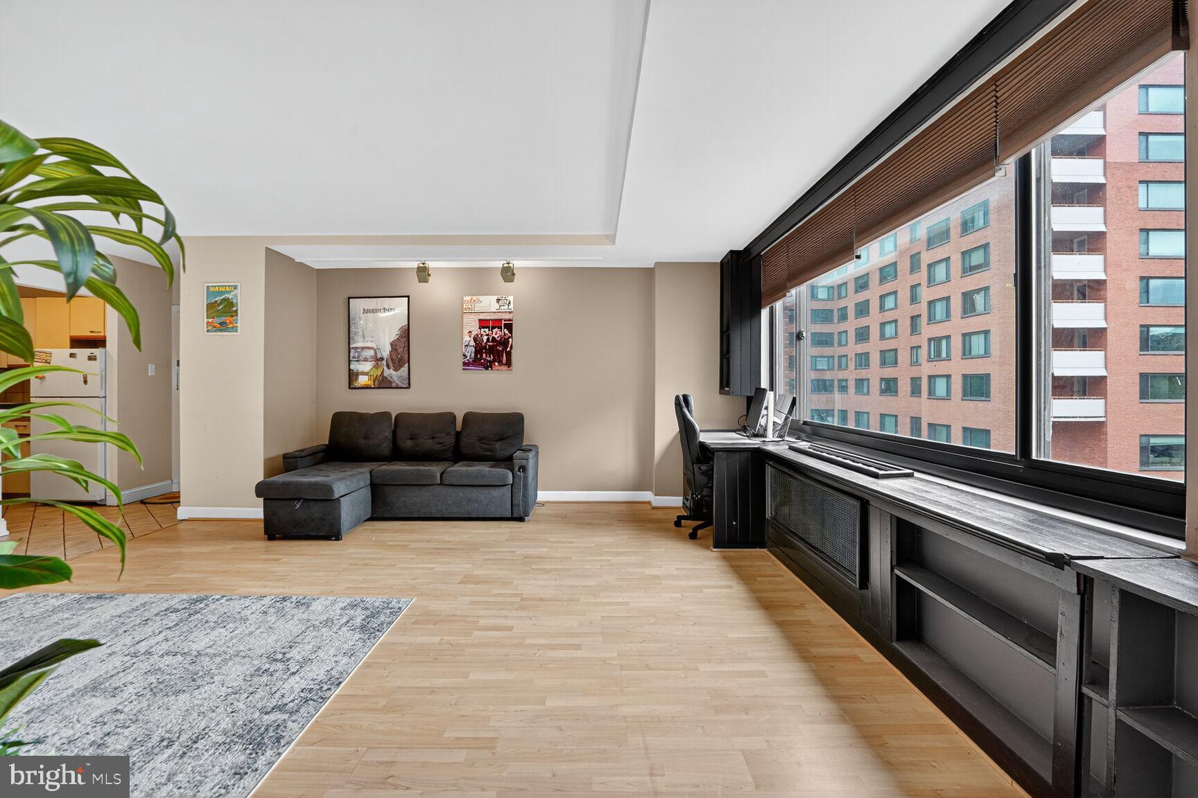 RIVER PLACE EAST - Residential