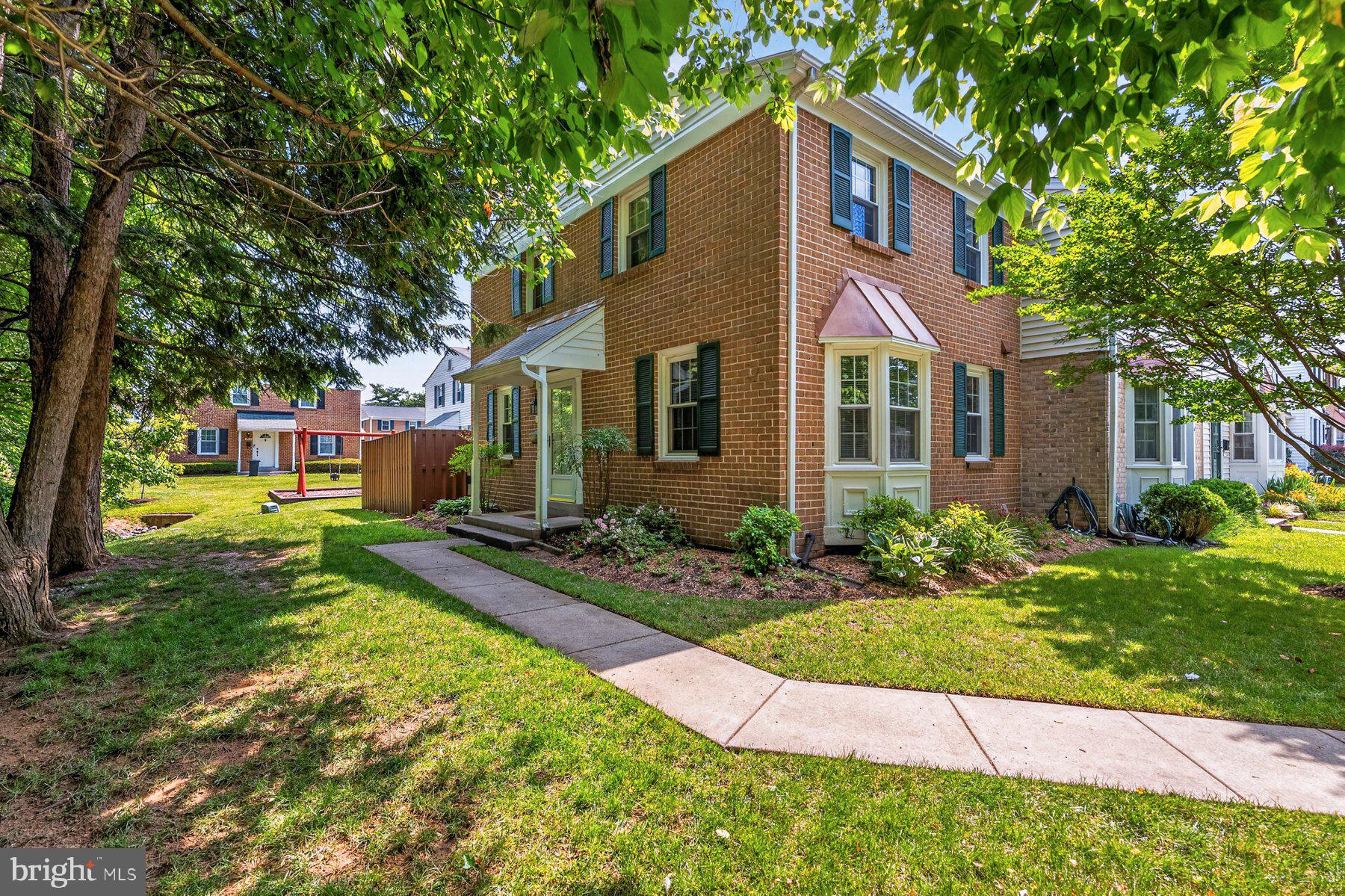 CROFTON SQUARE - Residential