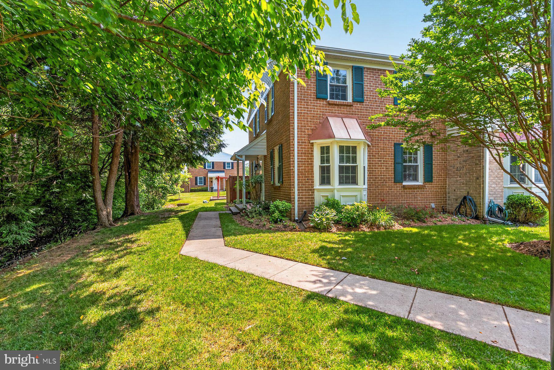CROFTON SQUARE - Residential