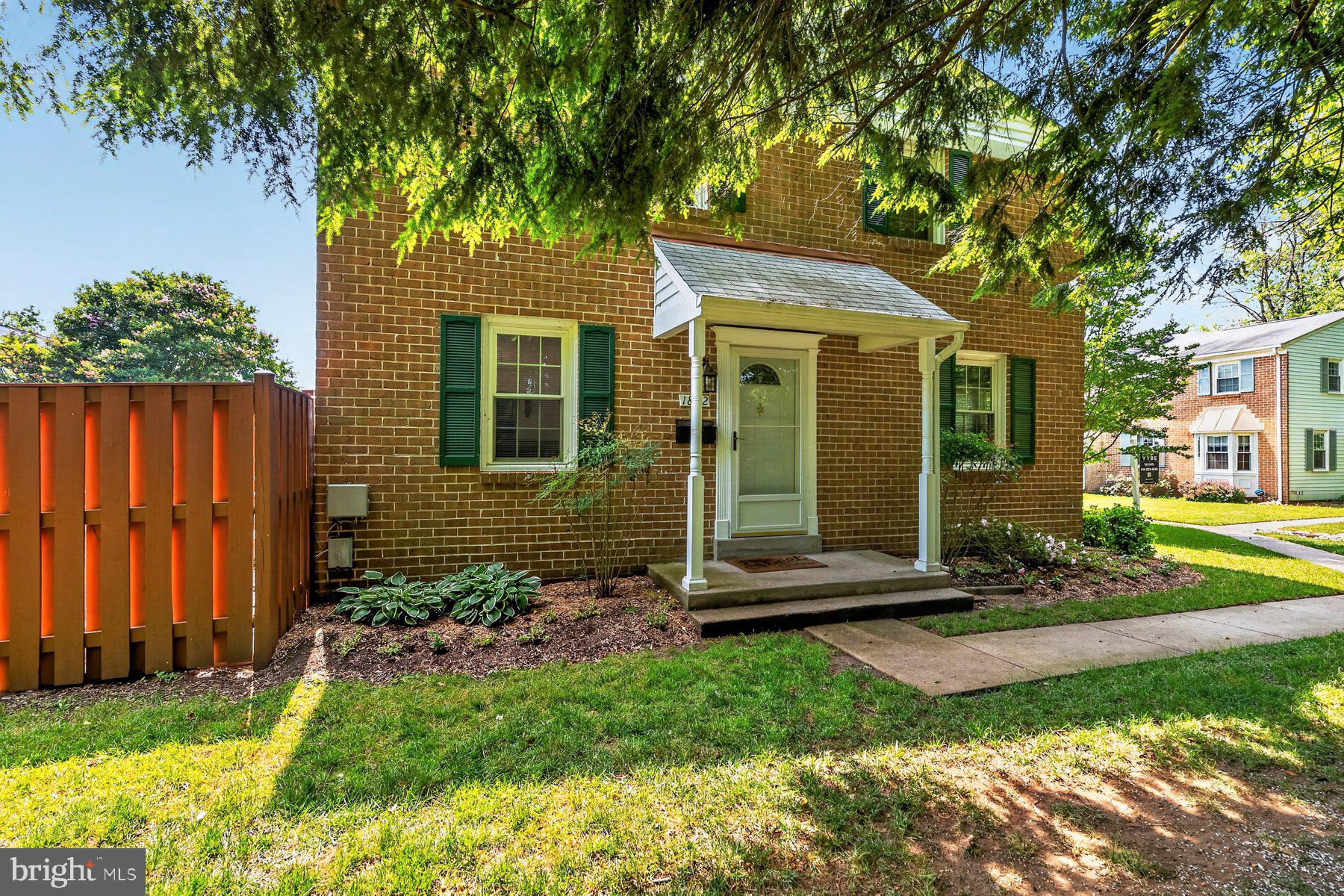 CROFTON SQUARE - Residential