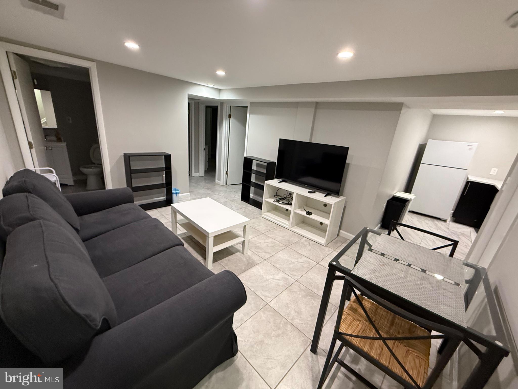 HOLLYWOOD - Residential