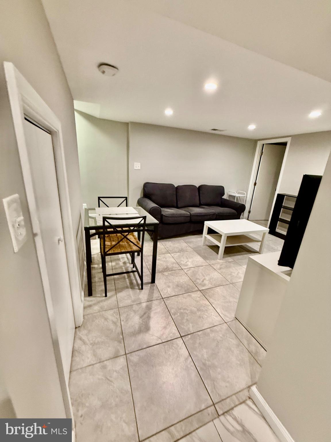 HOLLYWOOD - Residential