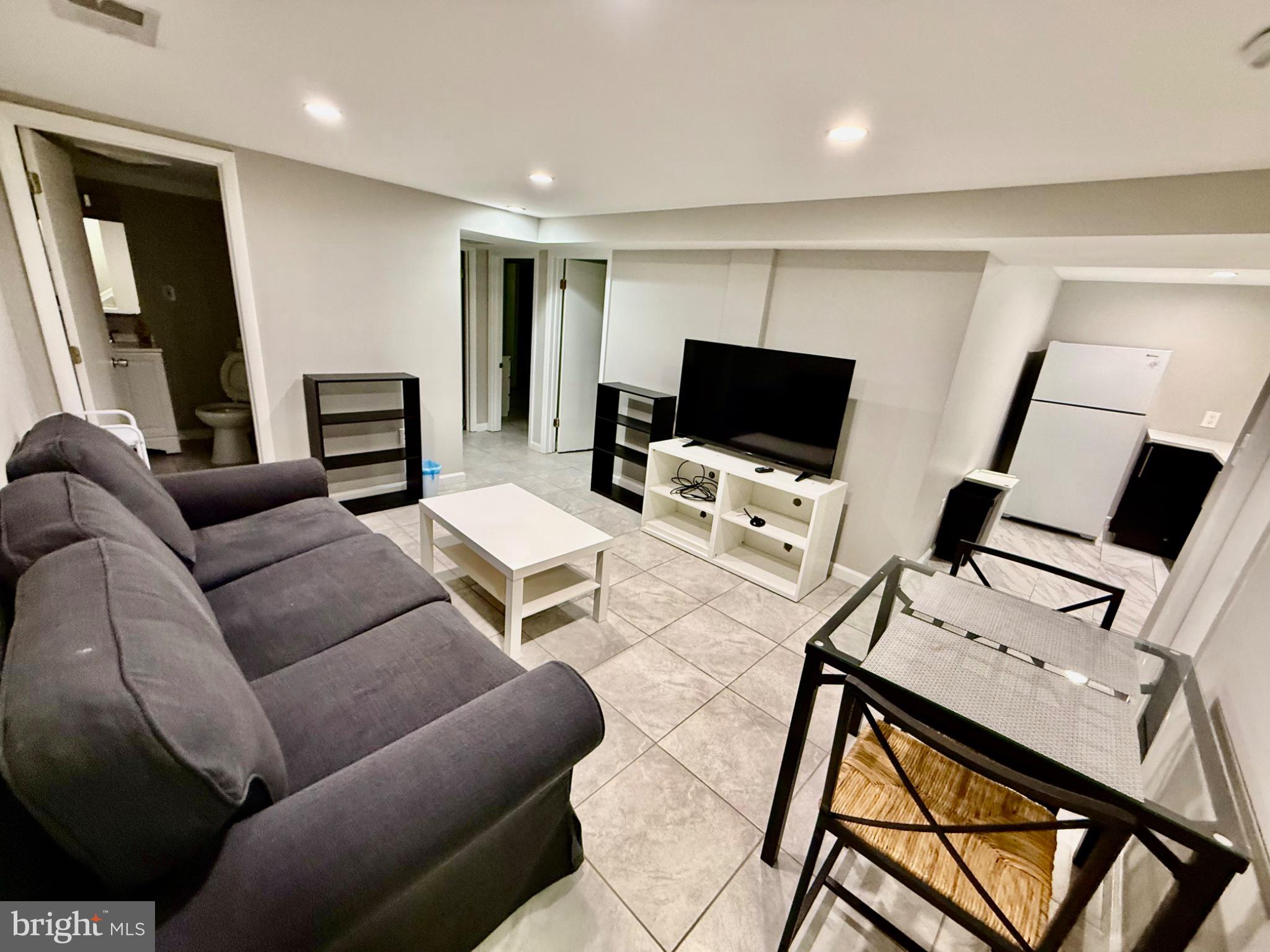 HOLLYWOOD - Residential