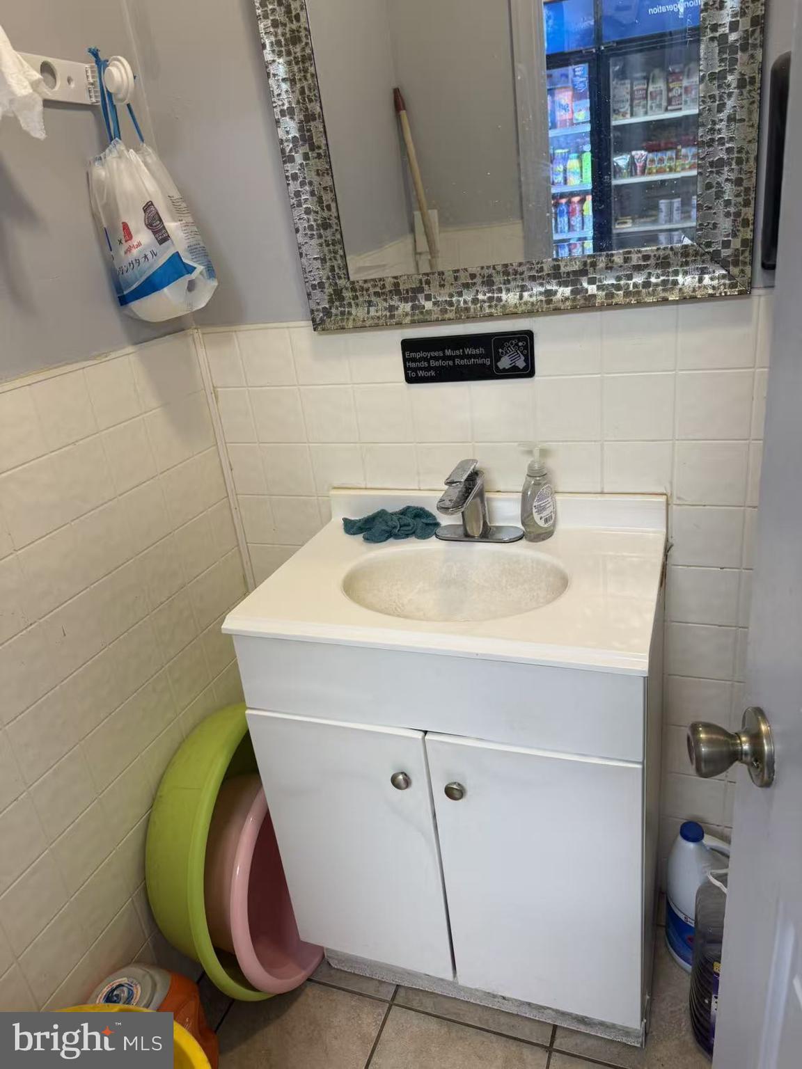 PHILADELPHIA - Commercial Sale