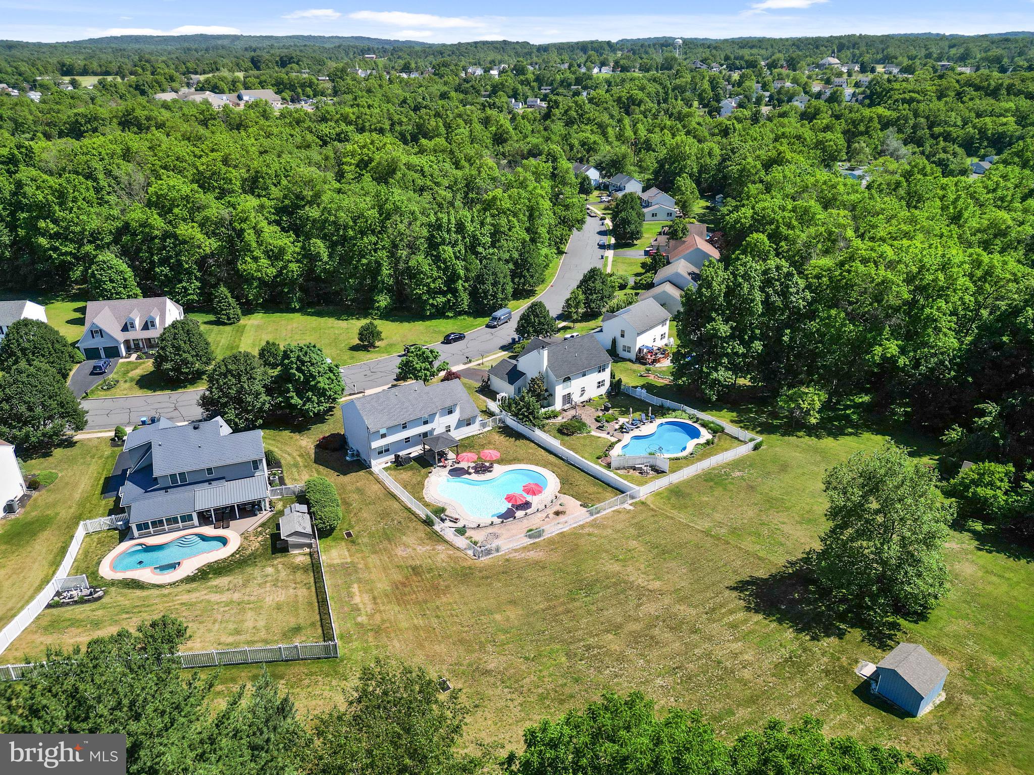 WOODS EDGE - Residential