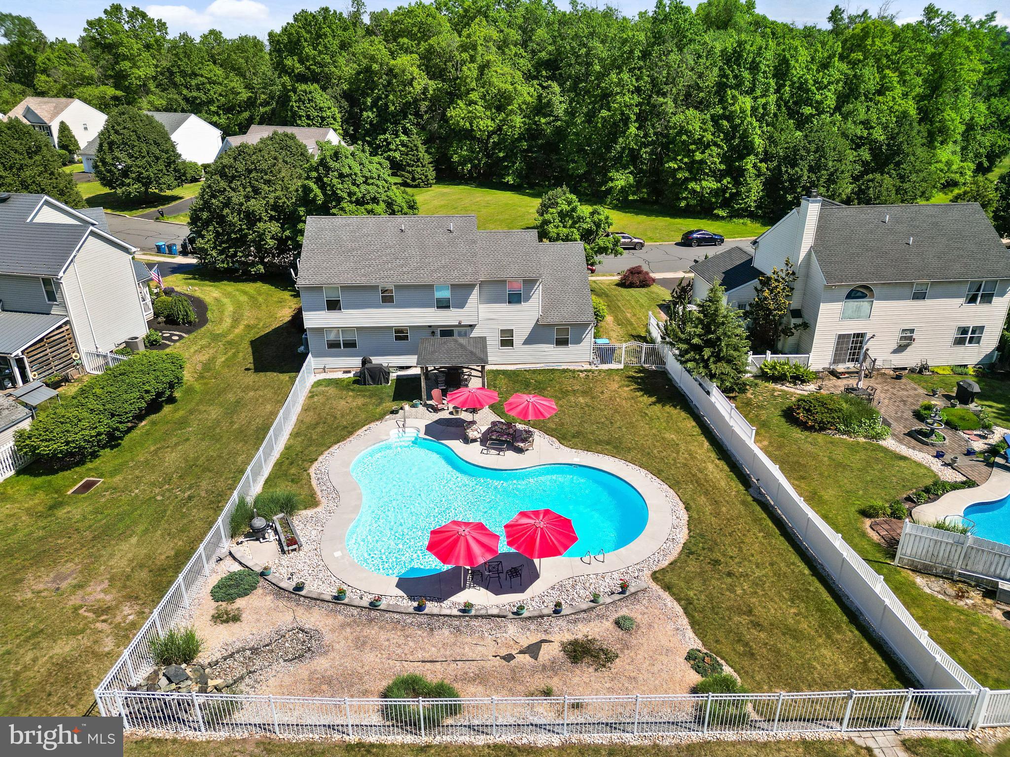 WOODS EDGE - Residential