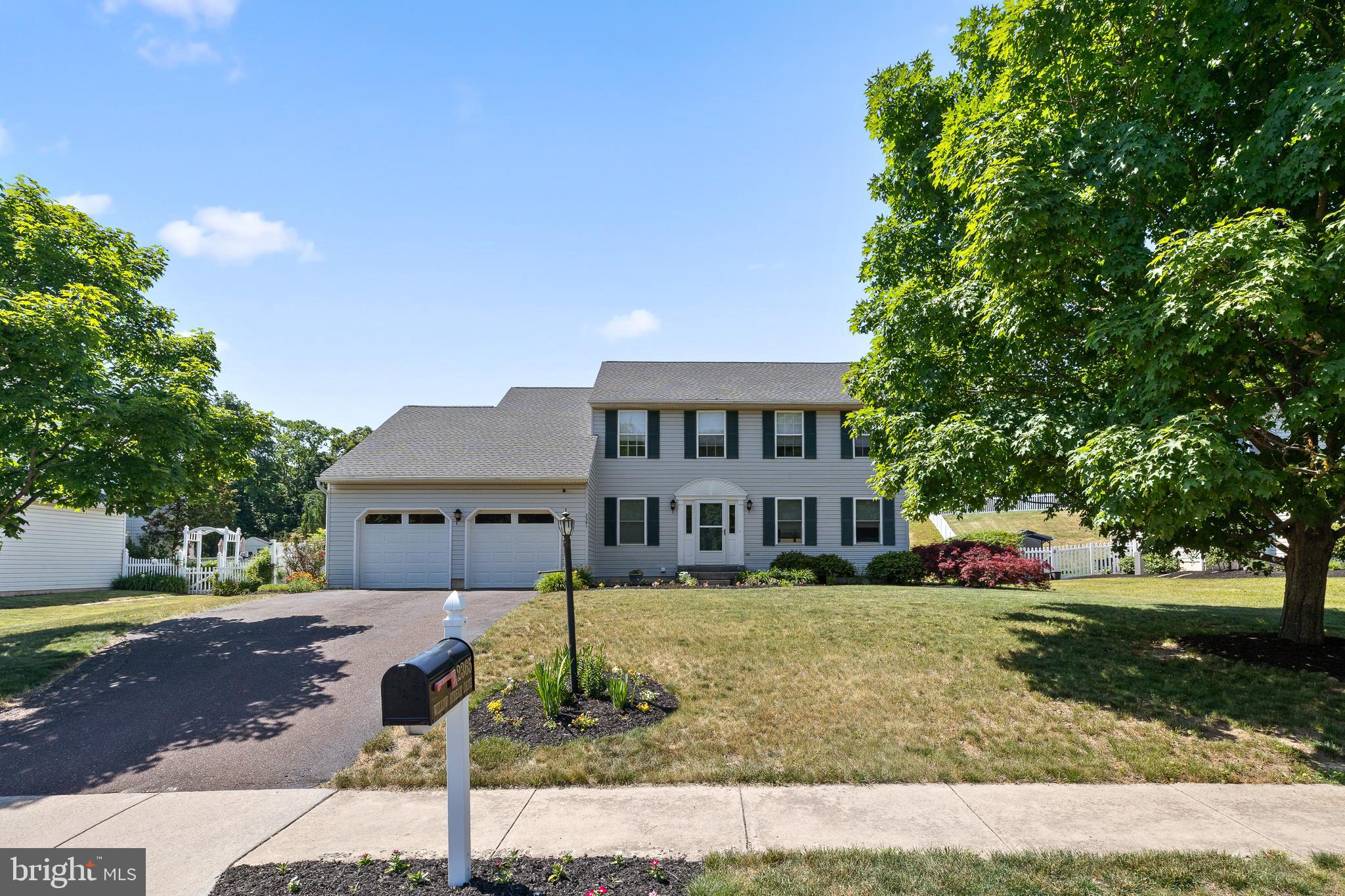 WOODS EDGE - Residential