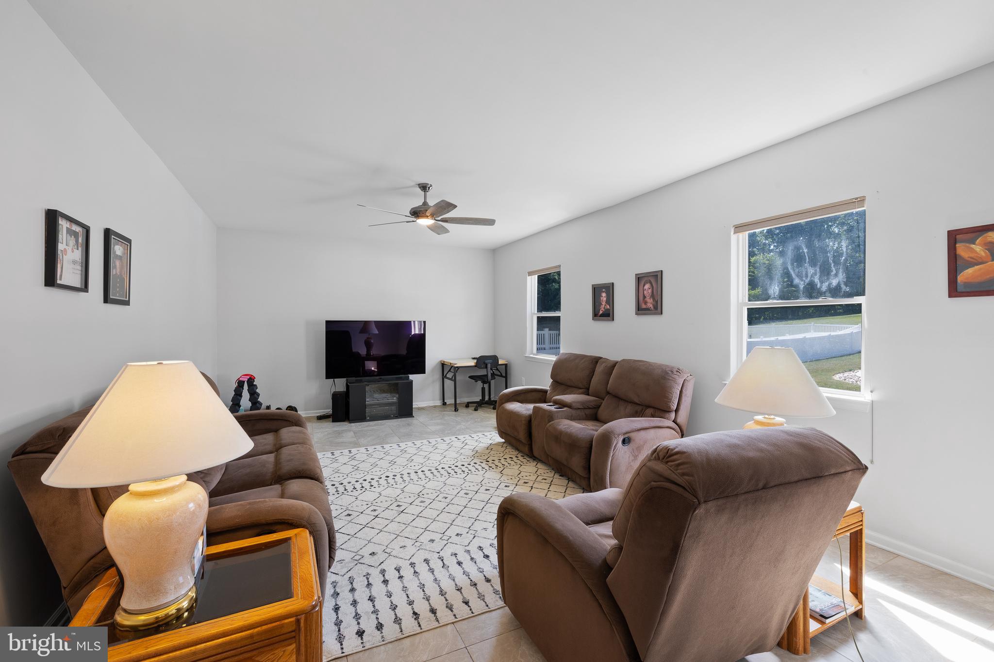 WOODS EDGE - Residential