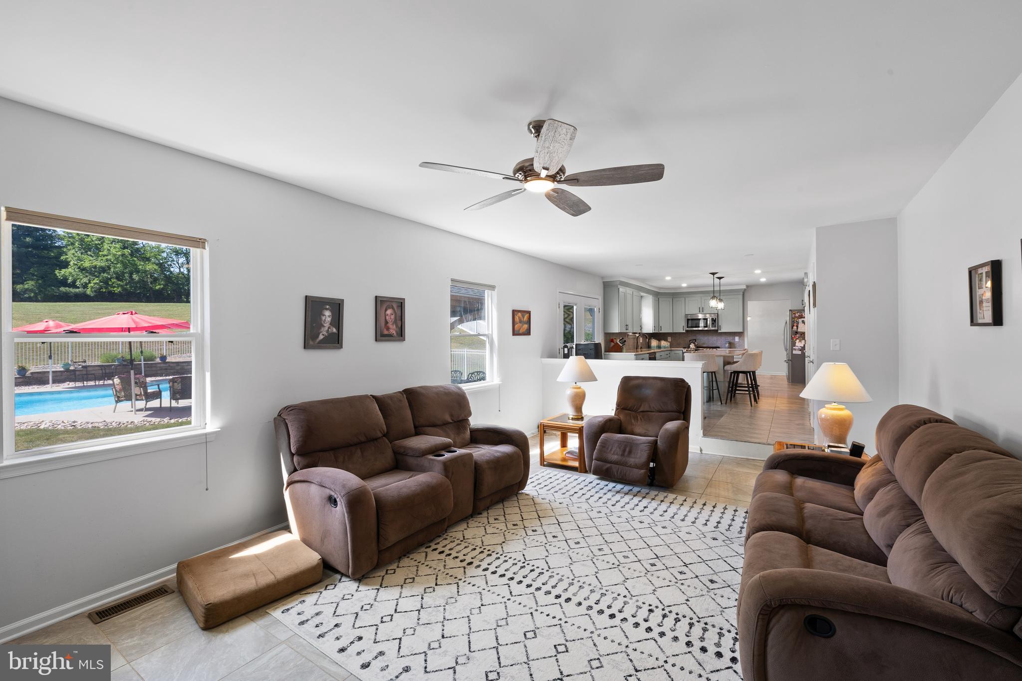 WOODS EDGE - Residential