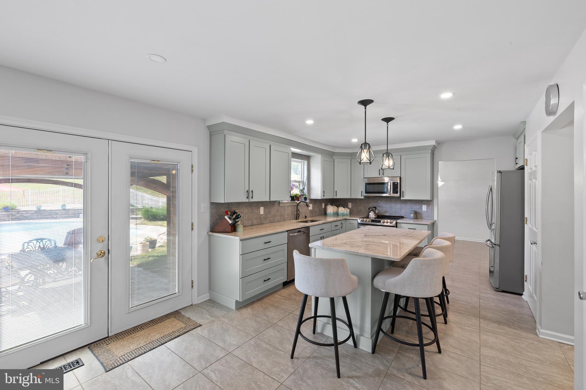 WOODS EDGE - Residential