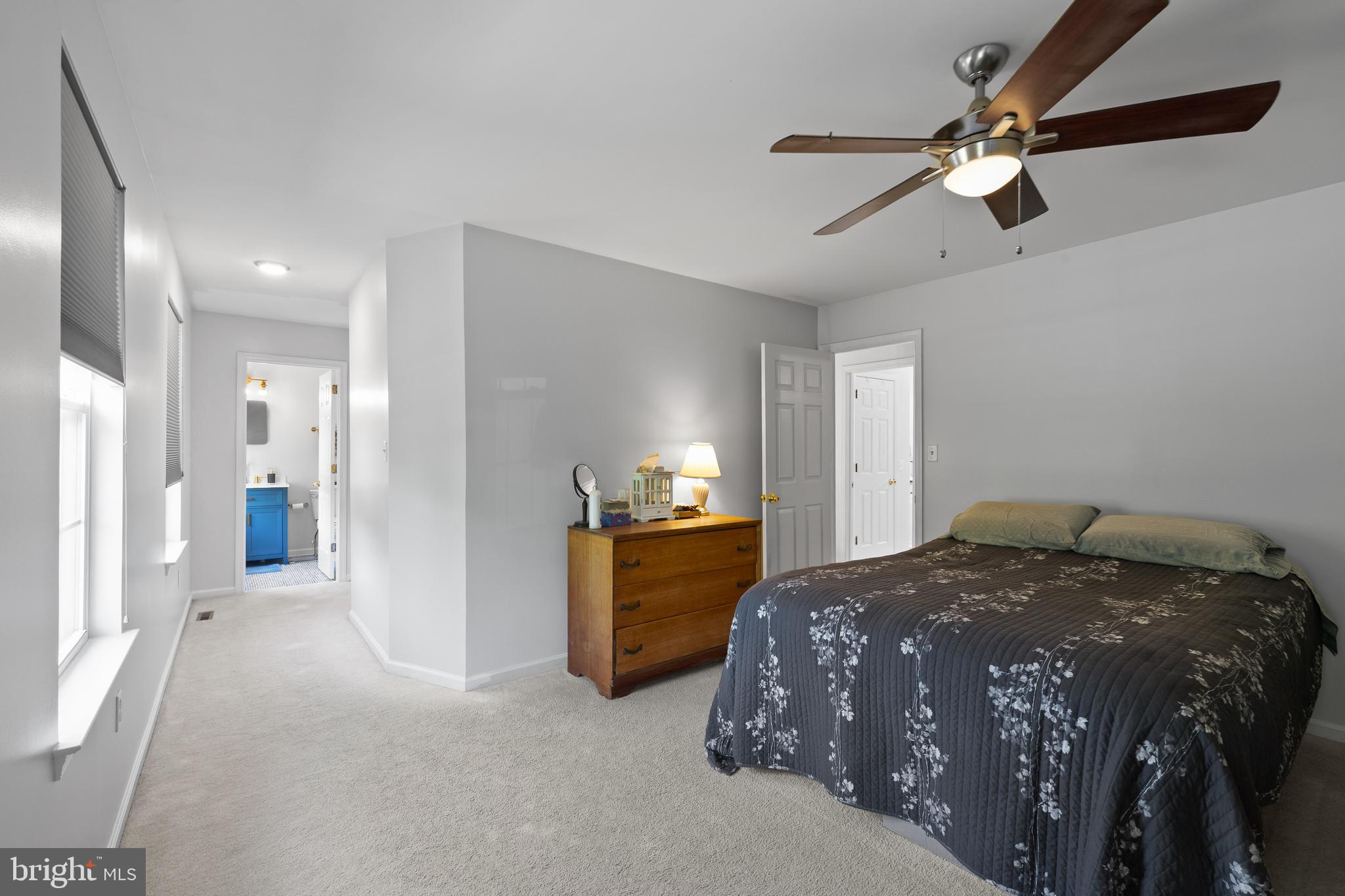 WOODS EDGE - Residential
