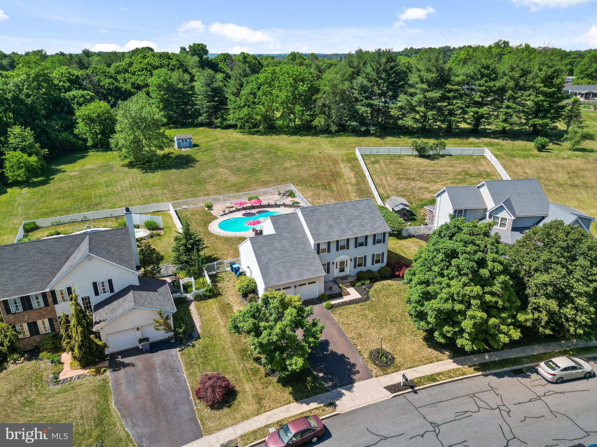 WOODS EDGE - Residential
