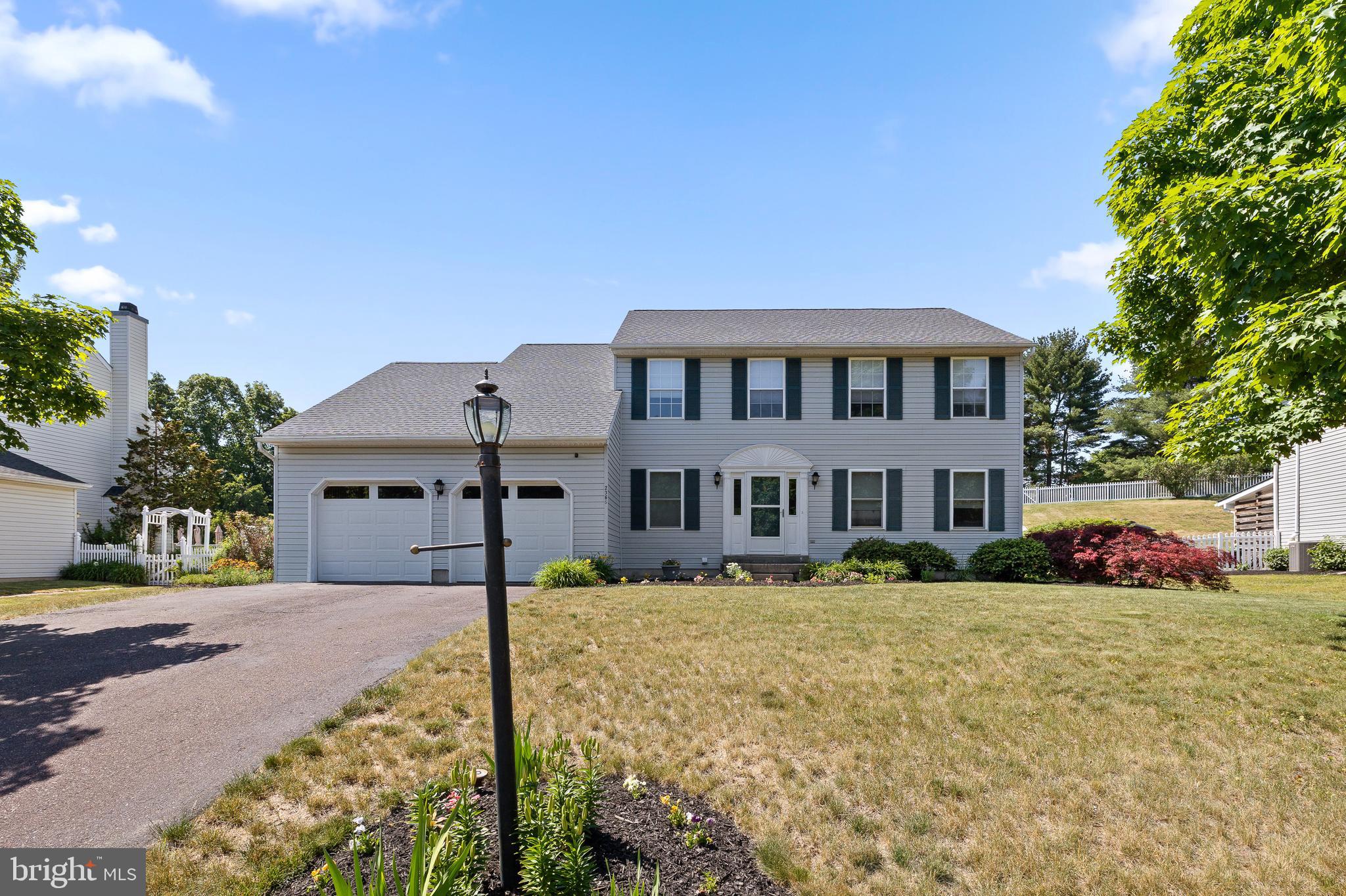 WOODS EDGE - Residential
