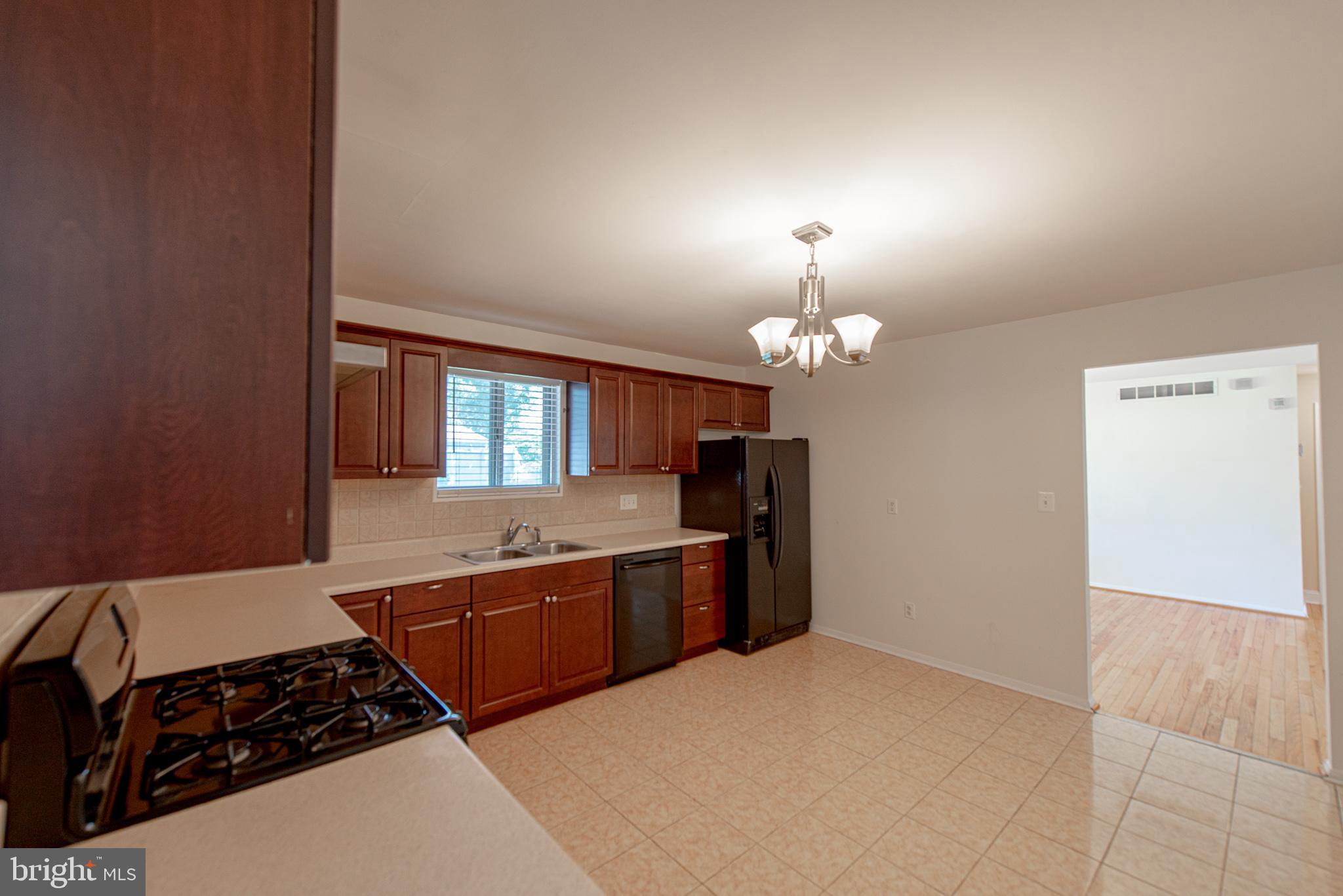THE HIGHLANDS - Residential Lease