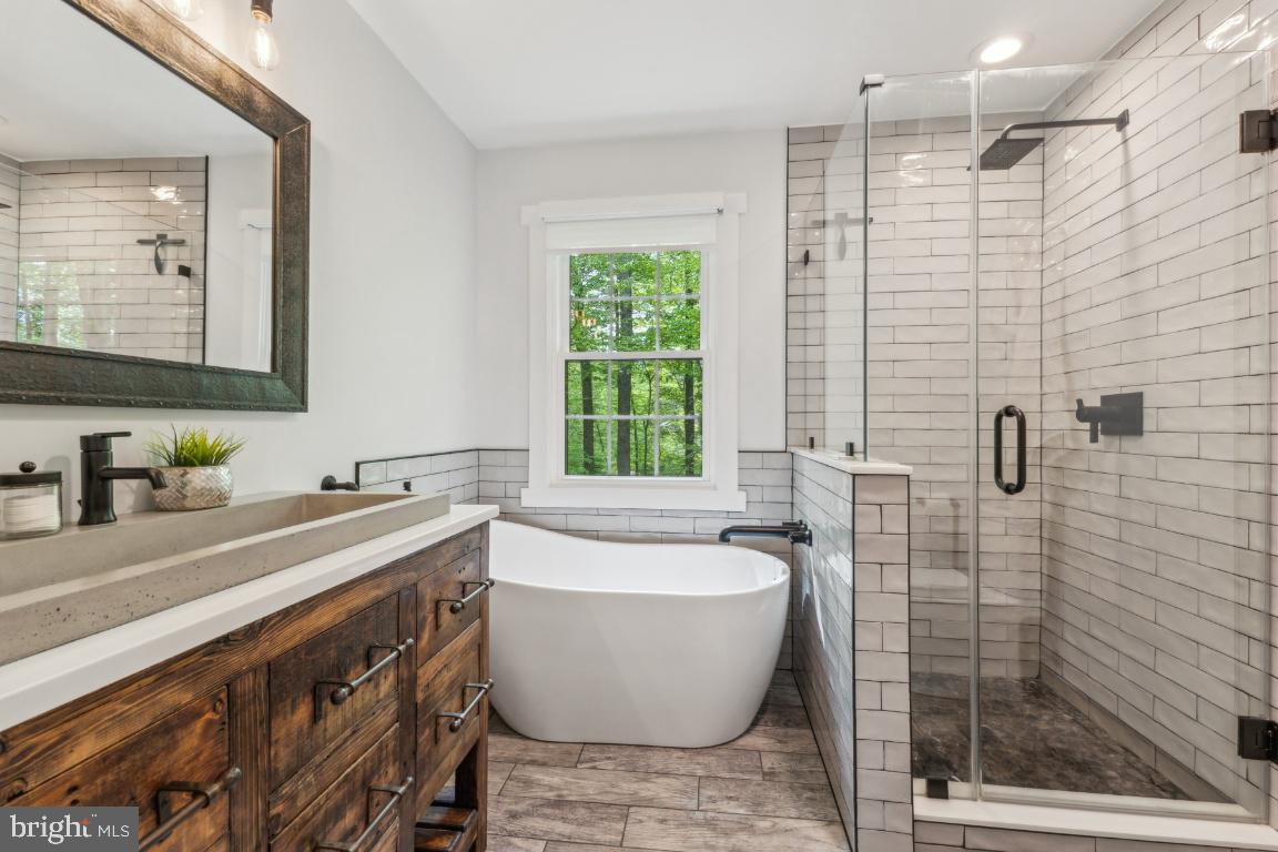ARDMORE WOODS - Residential